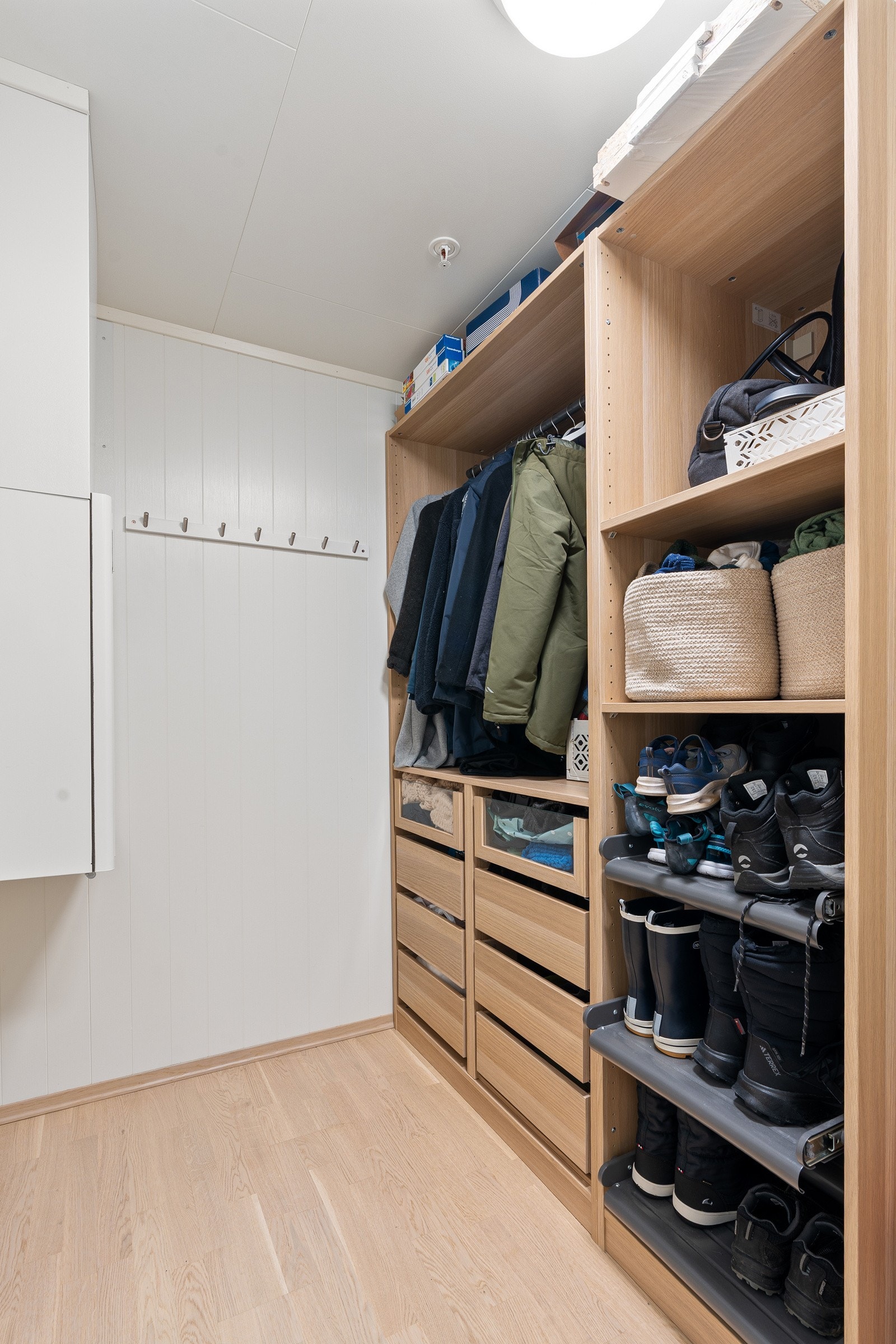 Leiligheten har praktisk innvendig bod og sportsbod.