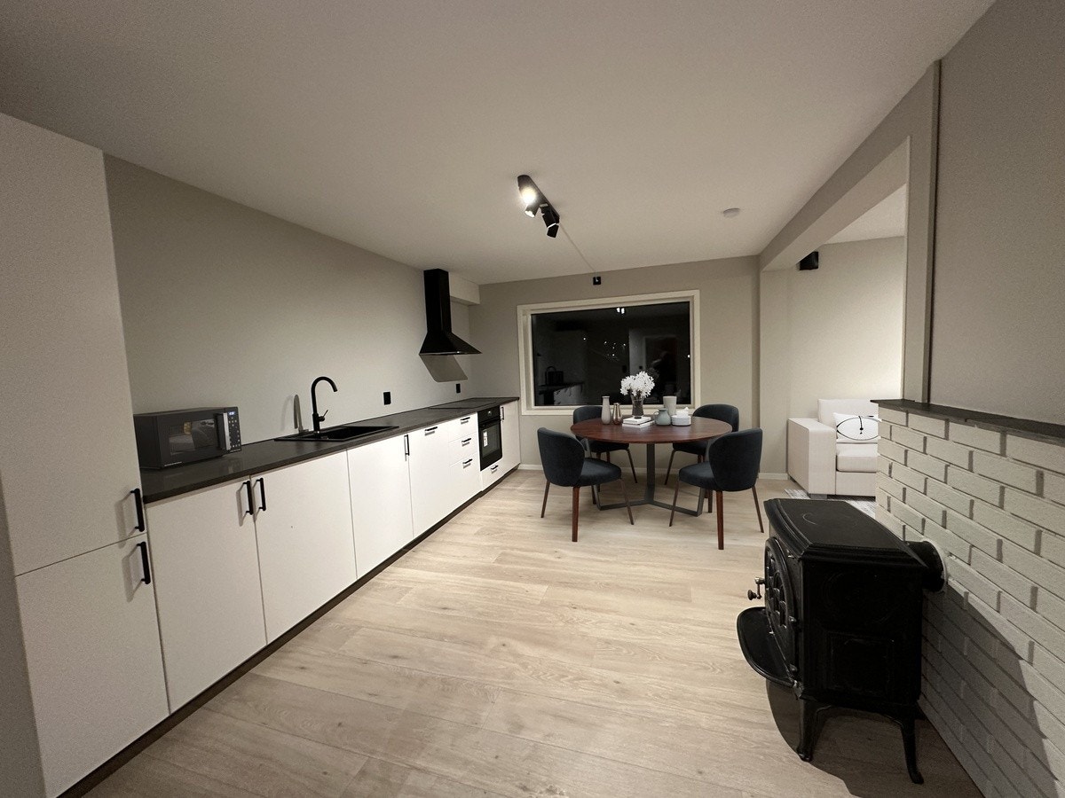 Kjøkken og spisestue Galleribilde