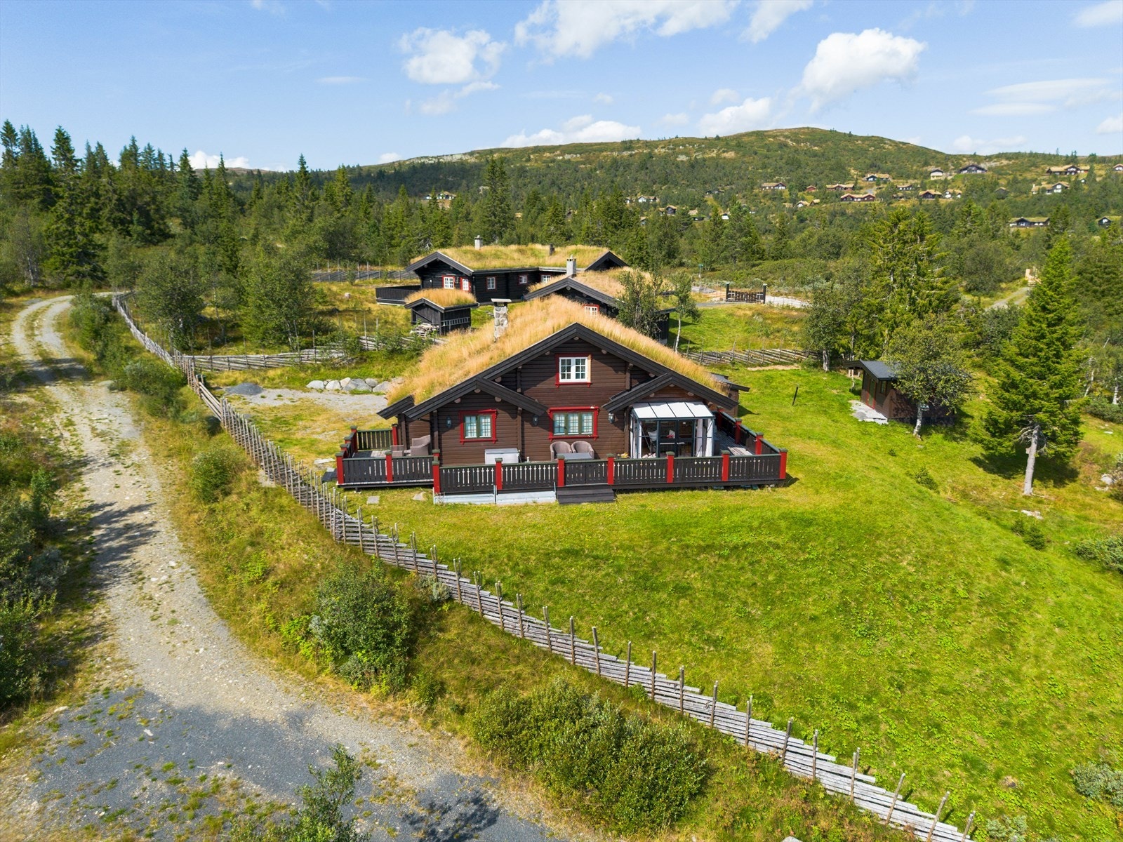 Med denne koselige hytta på Gamlestølen kan livet nytes i vakre omgivelser både inne og ute! - Vi ønsker velkommen på visning! Galleribilde