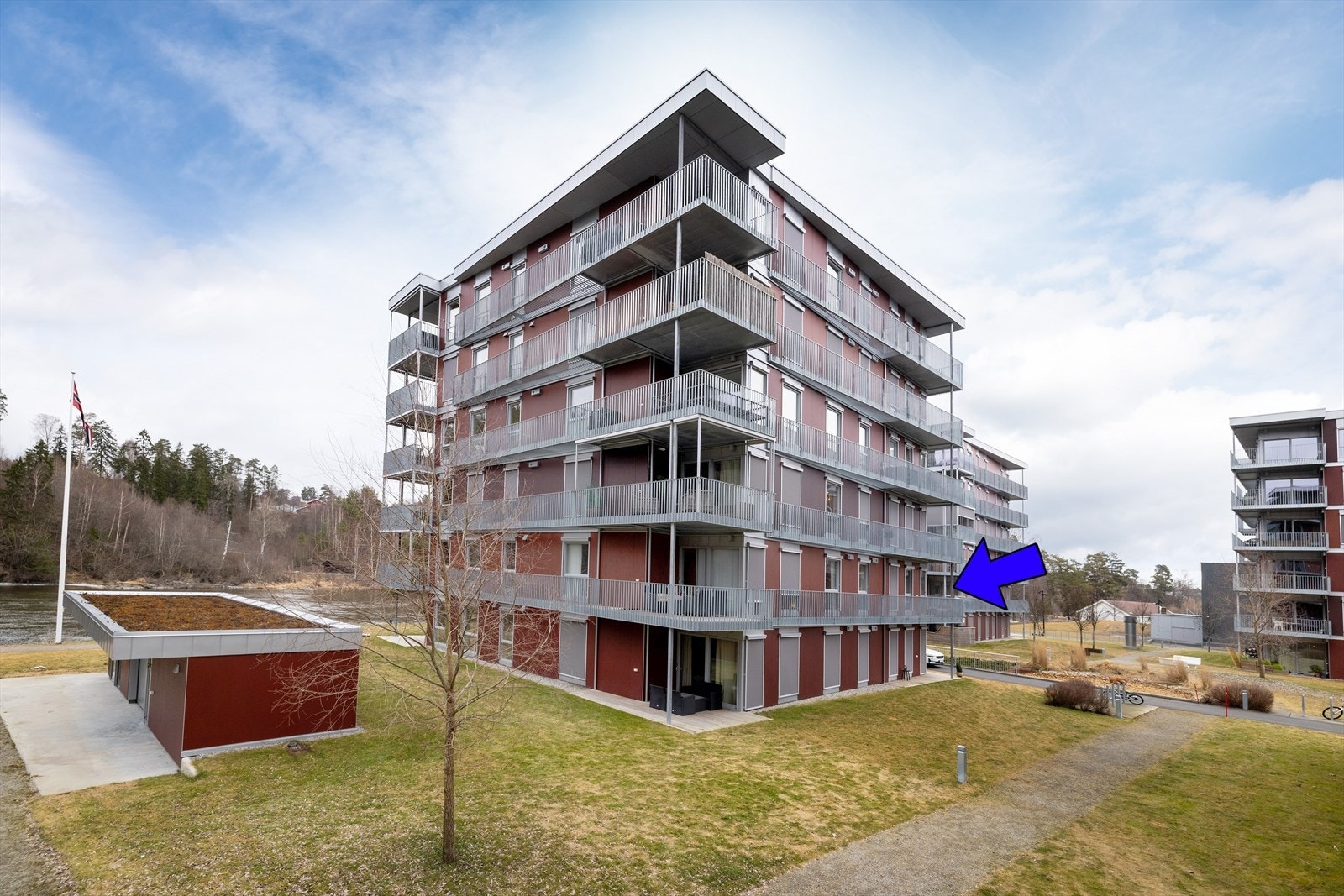 Leiligheten disponerer en bod på 5 m² i felles kjeller. Galleribilde