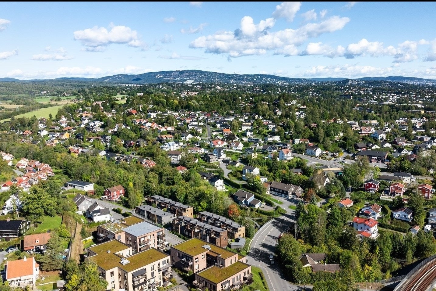 Sentralt plassert sameie - kort vei til t-bane og buss, nærbutikker og turområder! Galleribilde