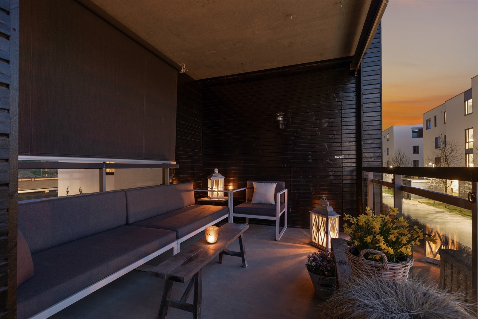 Kveldsstemning på verandaen. Galleribilde