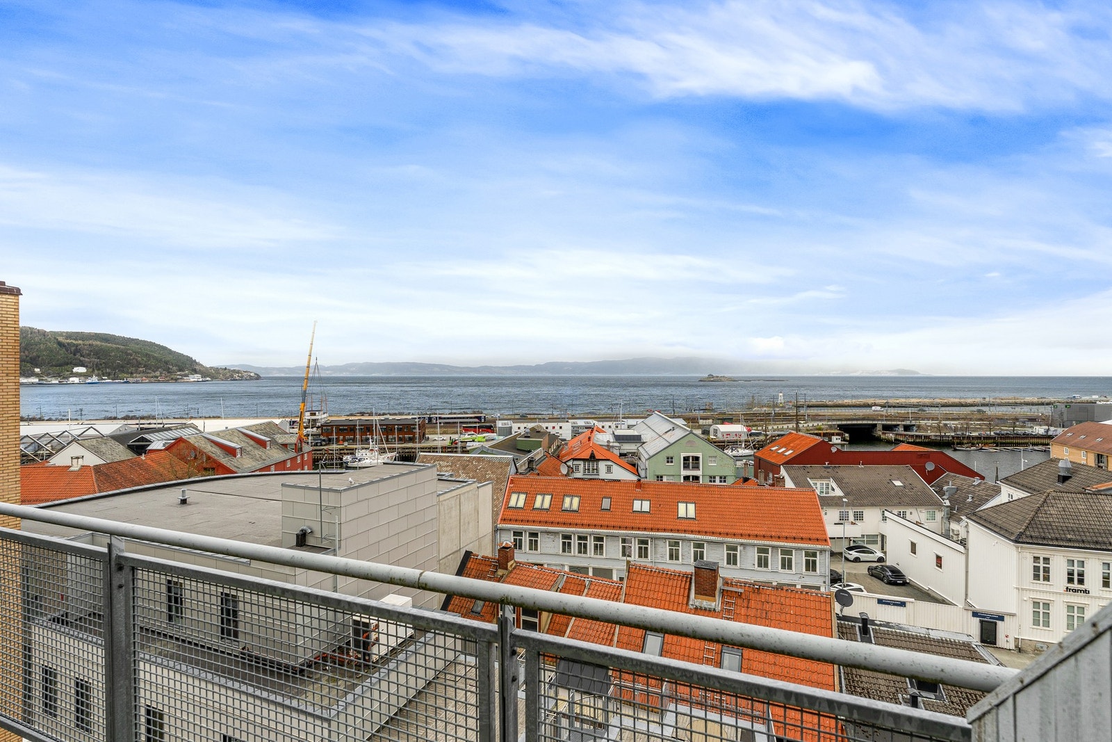 Både strøm og fjernvarme er inkludert i månedlige felleskostnader. Galleribilde