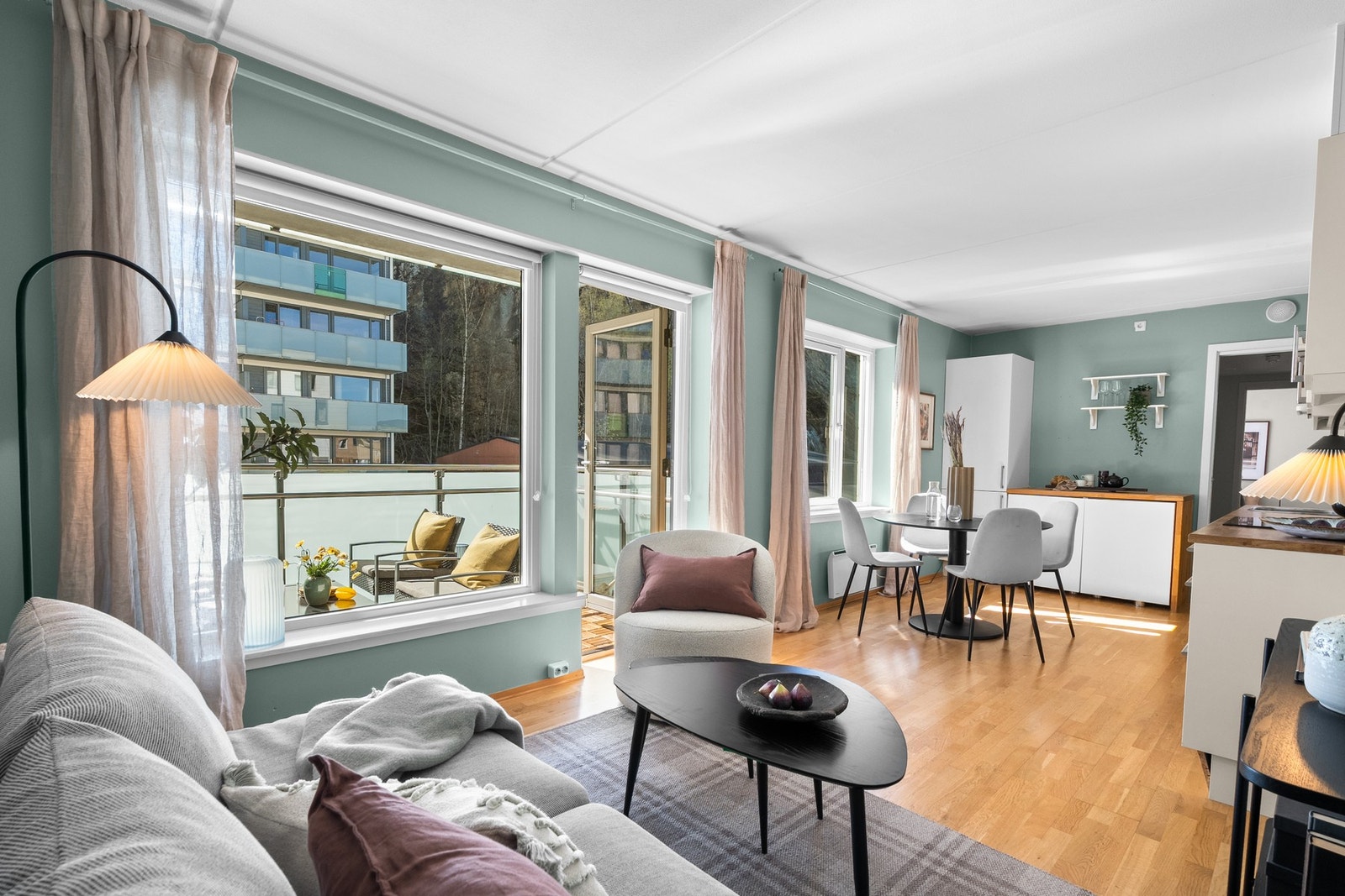 Velkommen til Ekebergveien 5D, presentert av &Partners ved Henrik Jensen, tlf. 996 92 427! Galleribilde