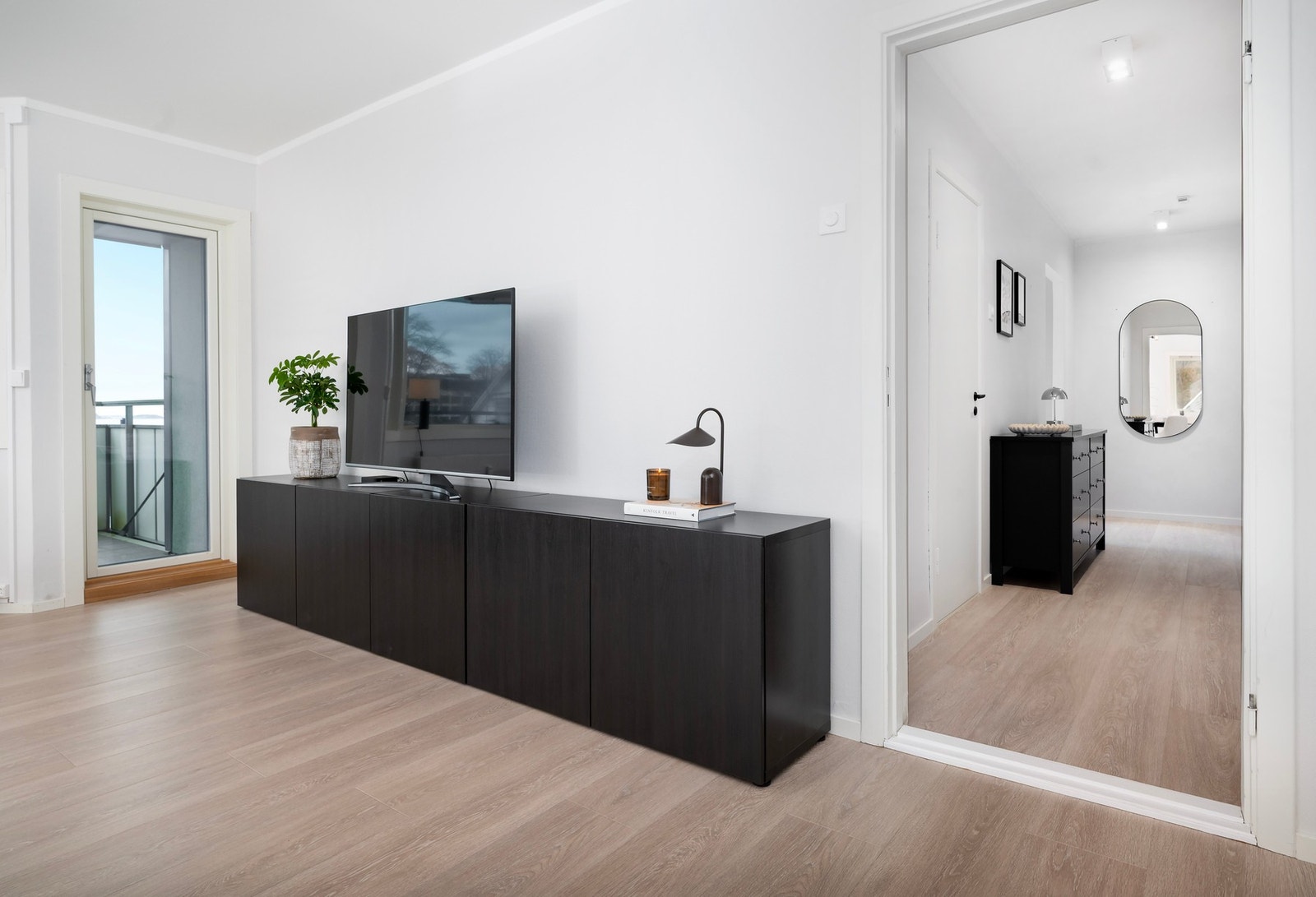 Leiligheten byr på en praktisk planløsning. Galleribilde