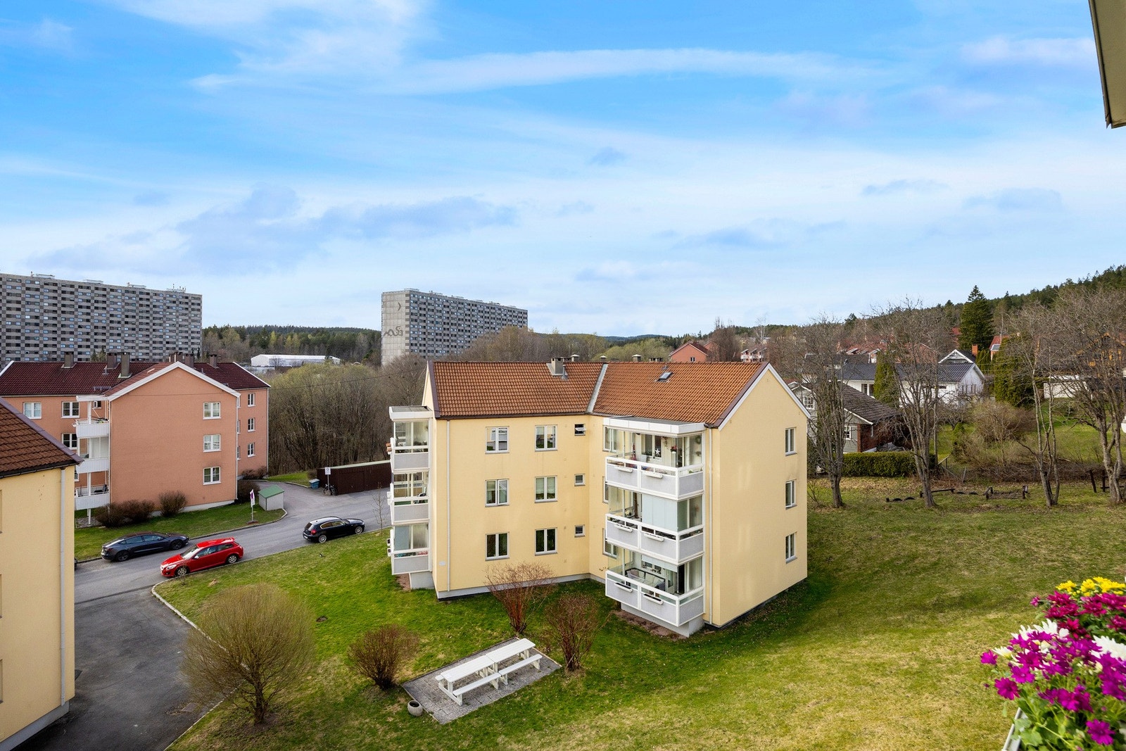 Fra balkongen er det et hyggelig utsyn. Galleribilde