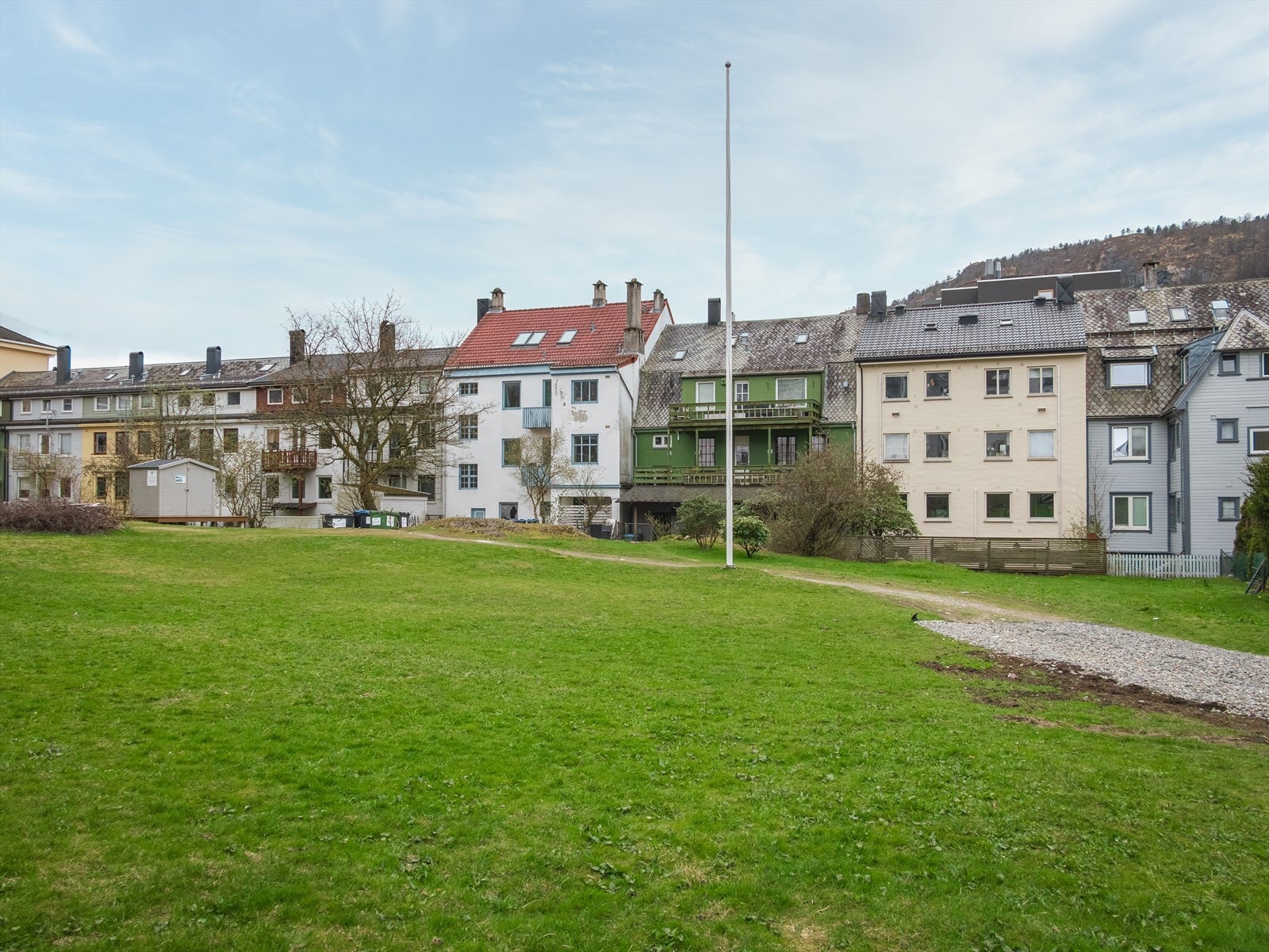 Dikterhagen er grøntarealet som ligger på innsiden av og er omsluttet av gatenavn på fire norske betydelige diktere; Sivlesgate i nord, Ibsensgate i øst, Camilla Collettsgate i sør og Bjørnsonsgate i vest. Galleribilde