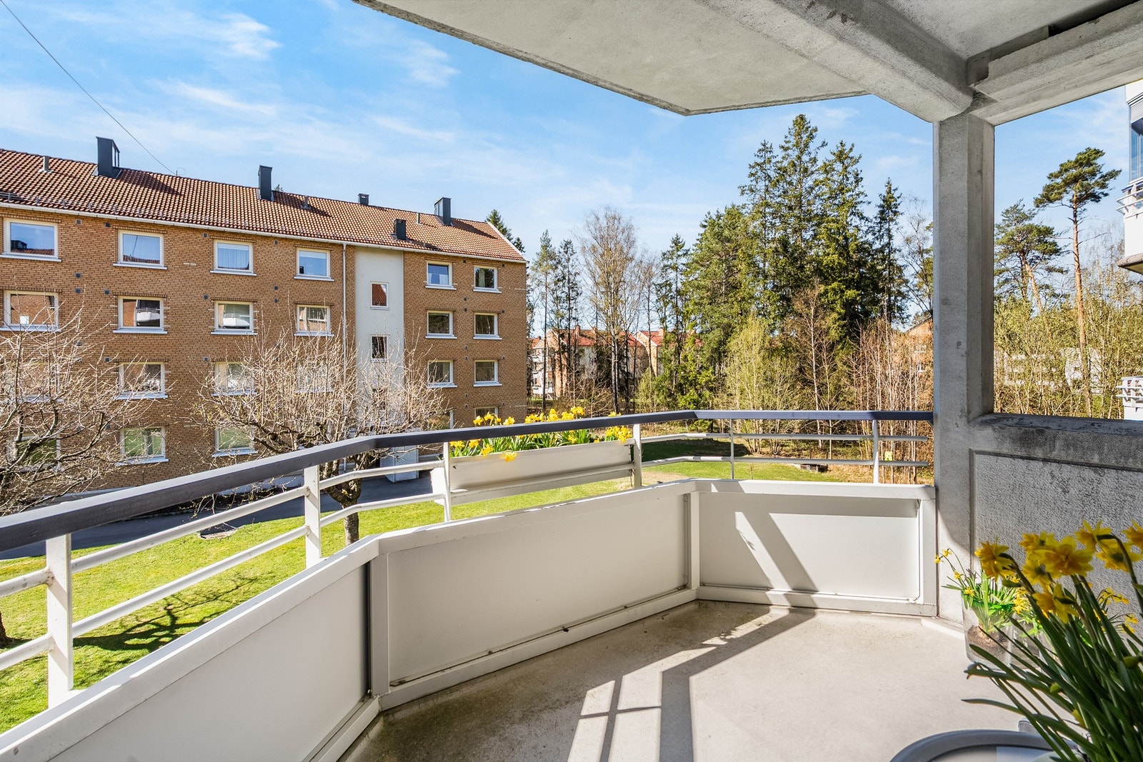 God intern beliggenhet i borettslaget. Her kan sommerdagene nytes til det fulle! Galleribilde