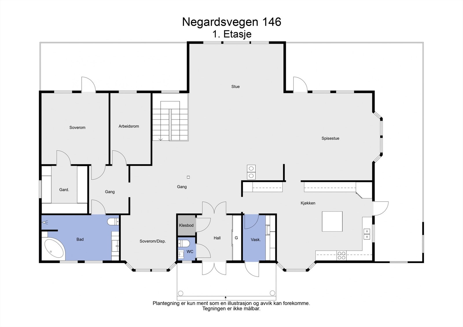 Hovedetasjen har en innholdsrik planløsning med store sosiale soner, soveromsavdeling og flere bad. Galleribilde