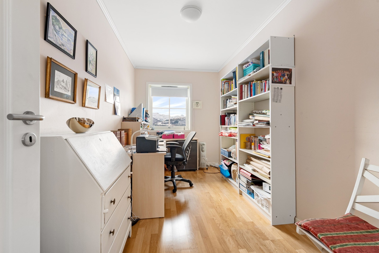Arbeidsrom i hovedetasjen Galleribilde
