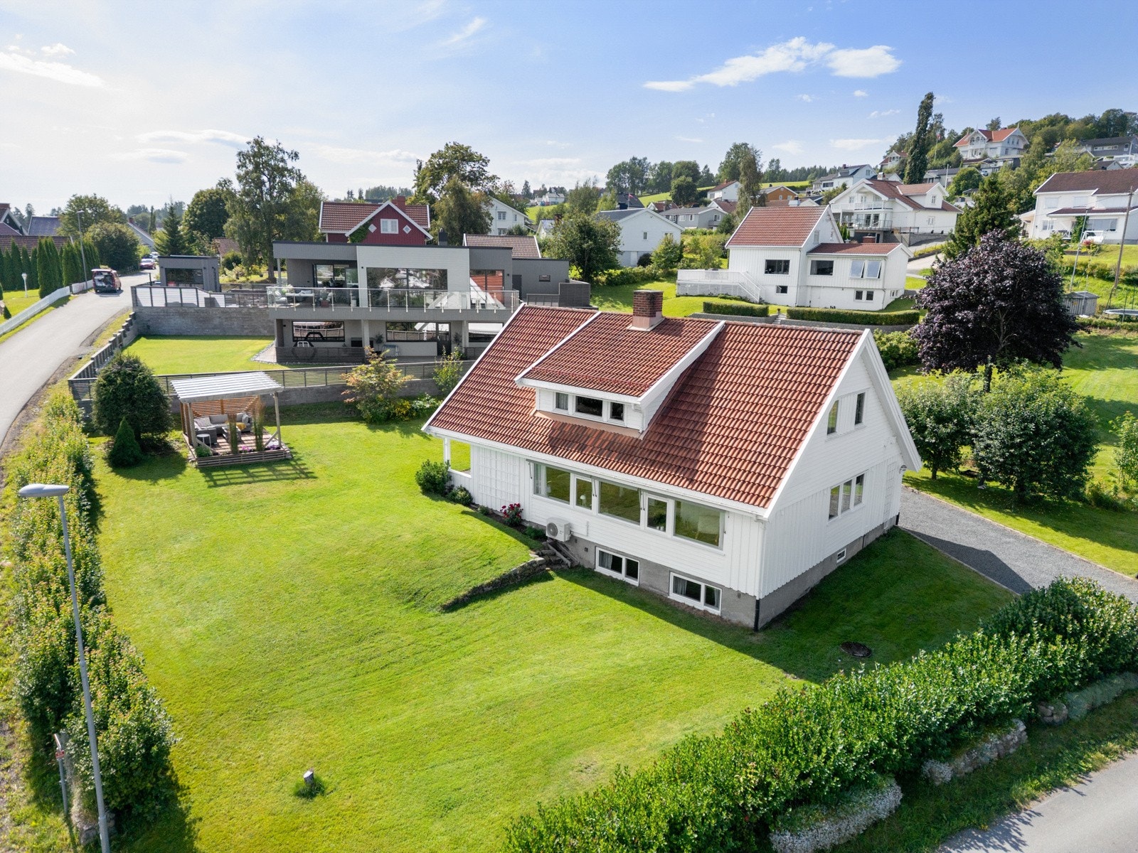 Boligen ble opprinnelig oppført i 1966 og gjennomgikk en omfattende ombygging i 1995/1996. Galleribilde