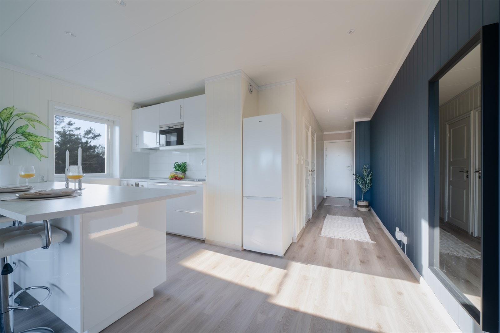 - Leiligheten har et indre bruksareal på 47 m², og inneholder entré/gang, stue/kjøkken, soverom og bad - Galleribilde