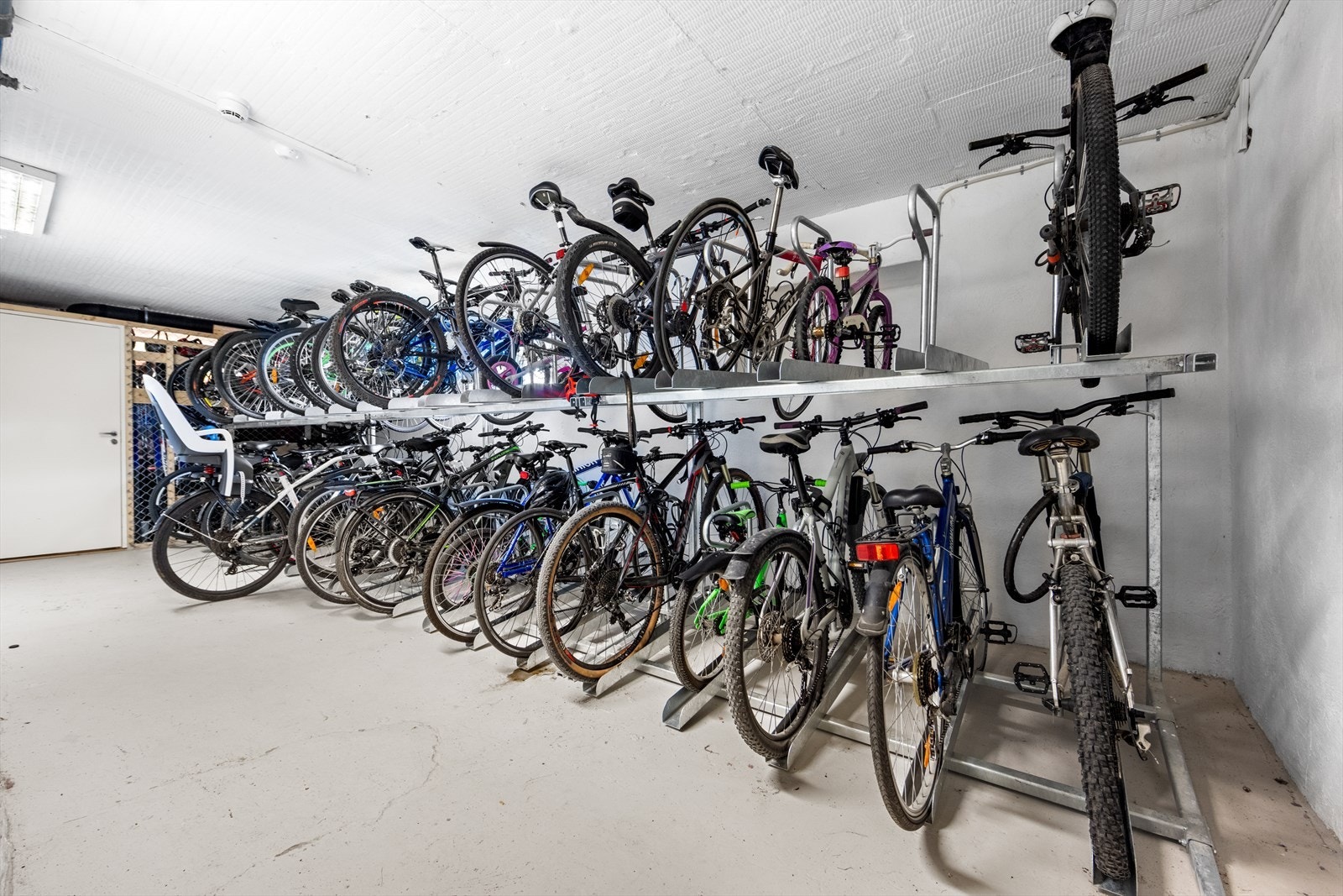 Felles sykkelparkering Galleribilde