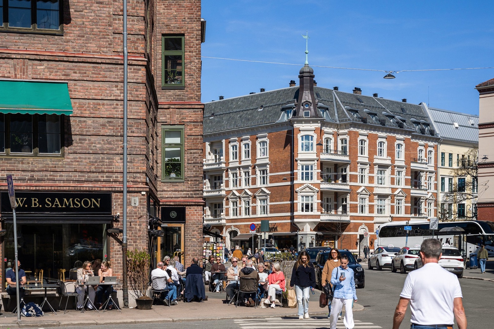 Det er tøffelavstand til både Kaffebrenneriet på Elisenberg og W.B. Samson Galleribilde