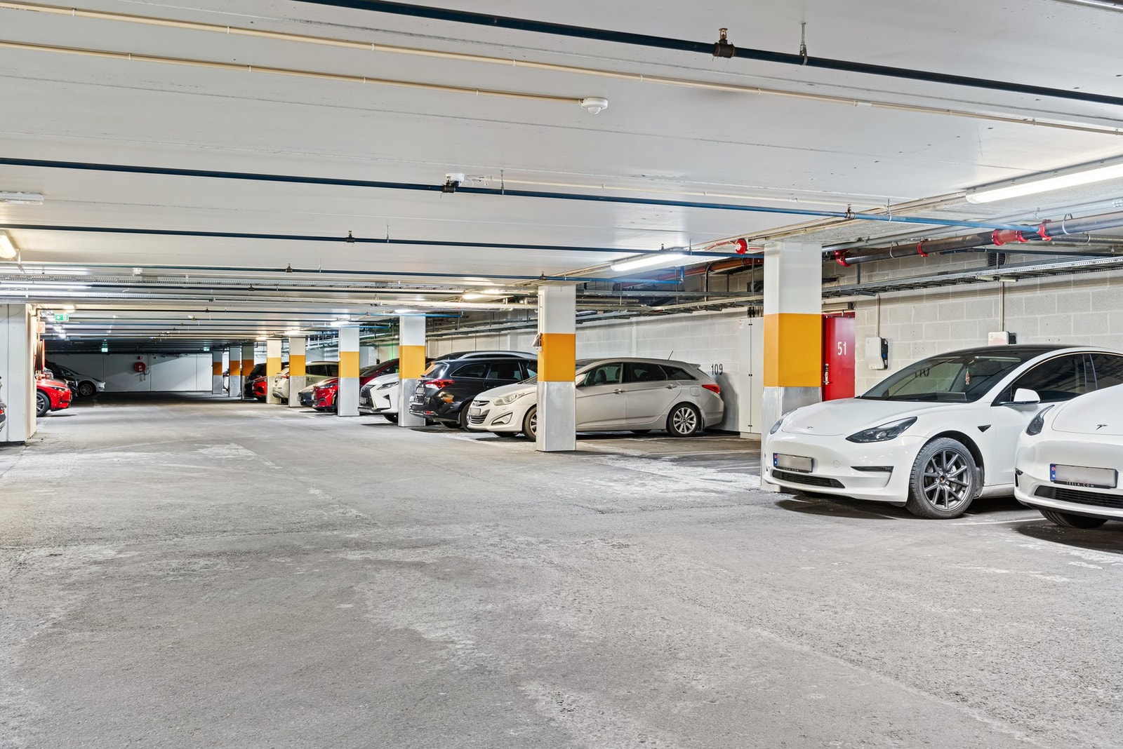 Det kan tidvis være mulighet for kjøp/leie av parkeringsplass i garasjen Galleribilde