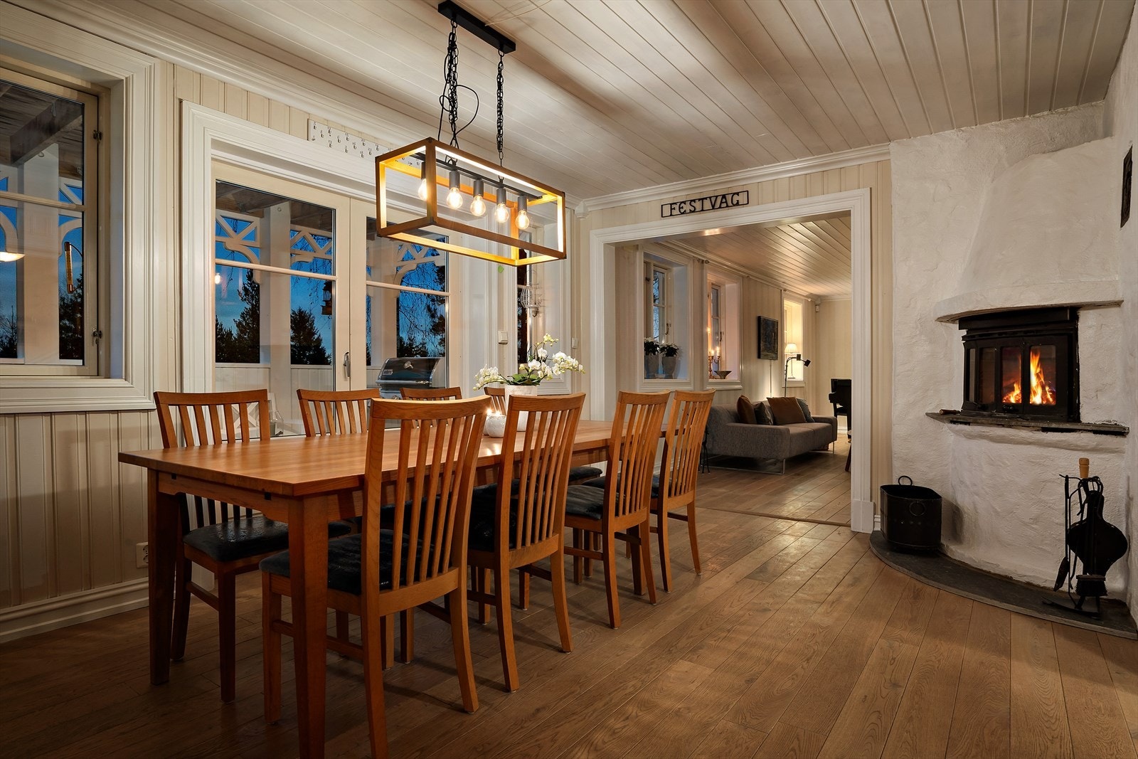 Her kan du tenne opp en tidlig morgen og nyte en kopp kaffe, noe som gir en ekstra dose hygge og ro til starten på dagen. Galleribilde