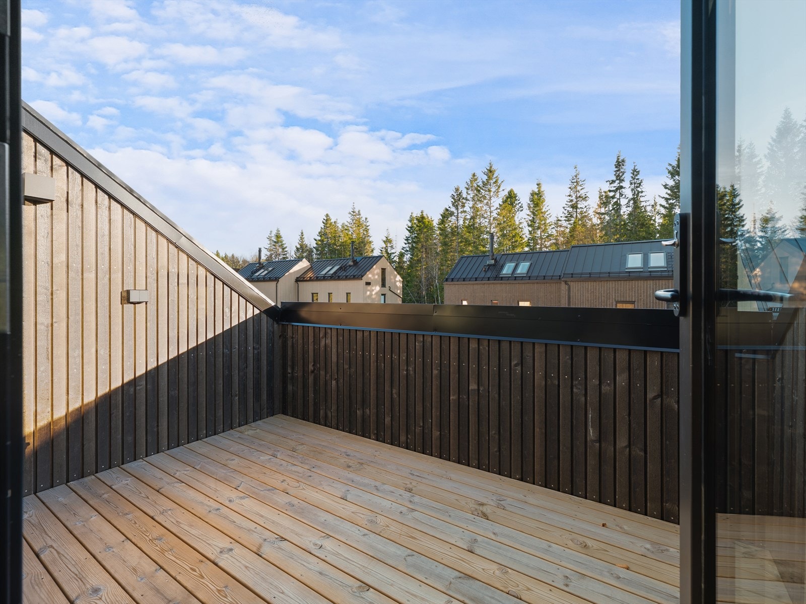 Skjermet og lunt med gode solforhold i naturskjønne omgivelser Galleribilde