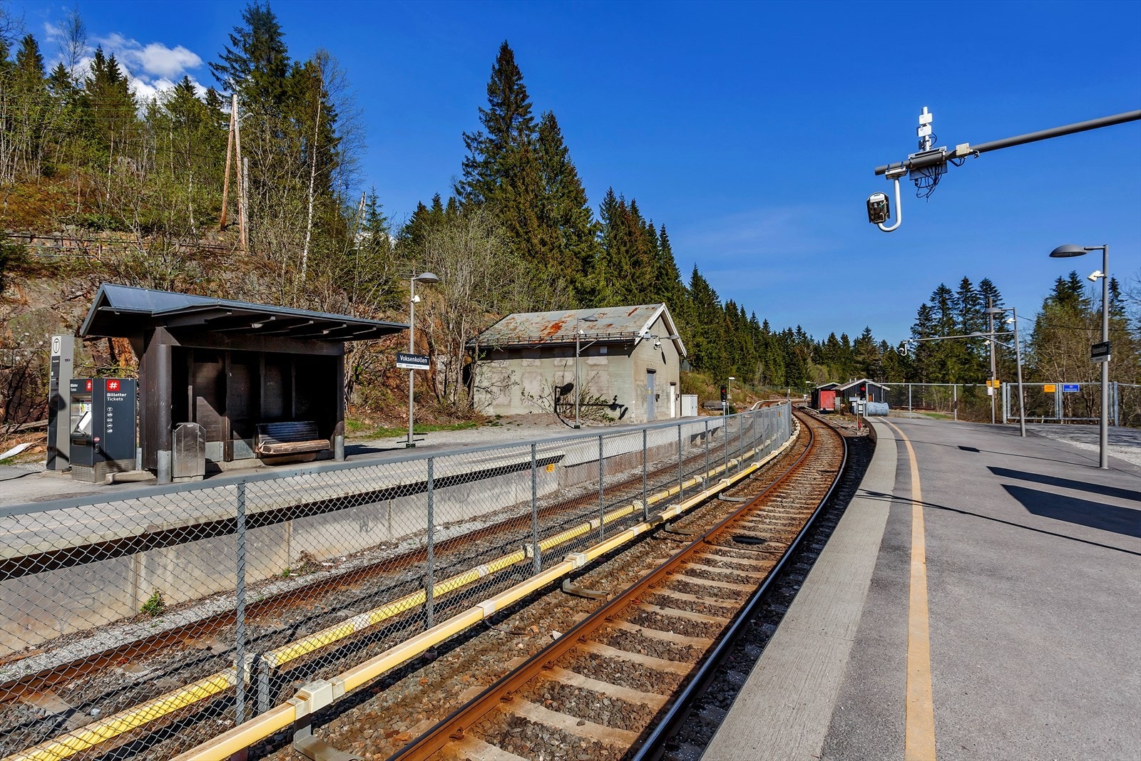 Fra boligen er det kort gangavstand til Voksenkollen T-bane Galleribilde