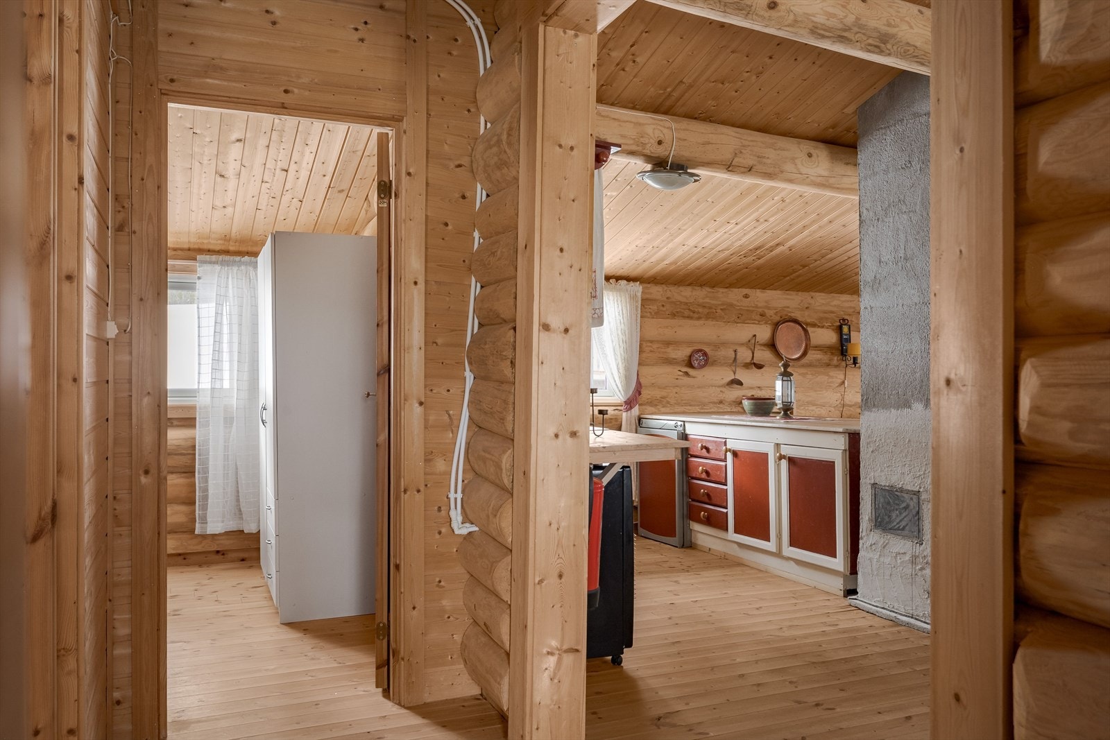 Gang med adkomst til 2 soverom og hygienerom. Galleribilde