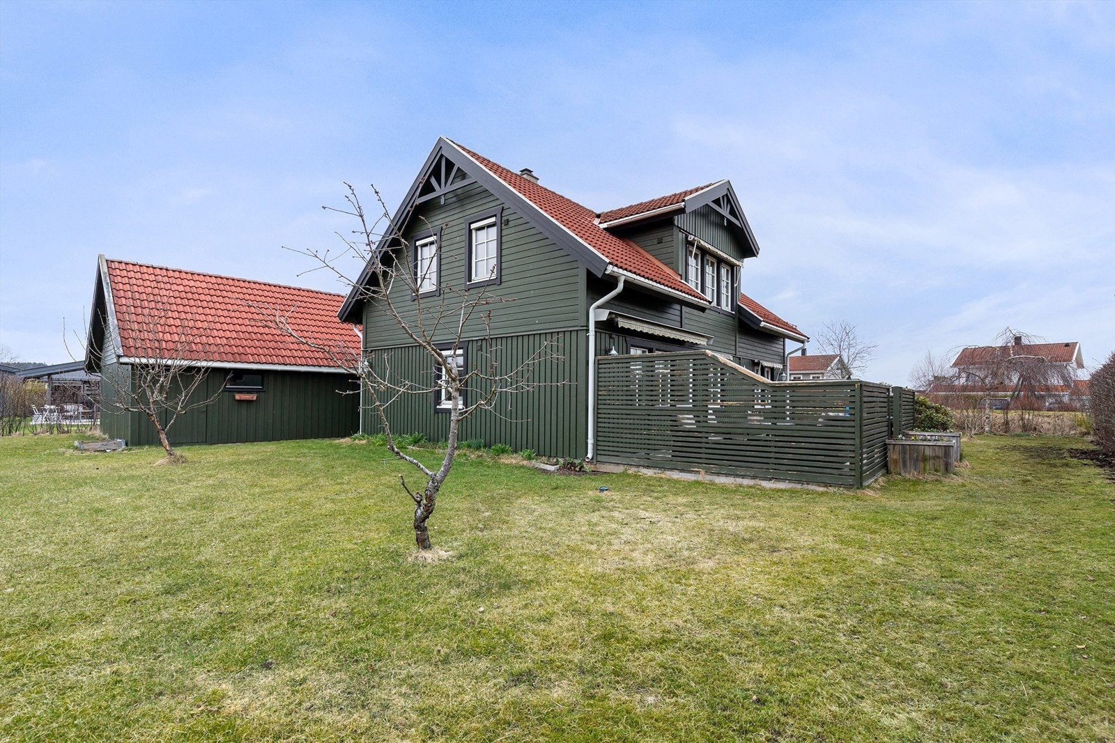 Pent opparbeidet plen Galleribilde