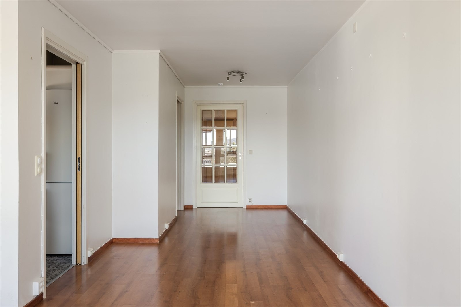 Det er mulig å lukke til entréen med skyvedør. Galleribilde