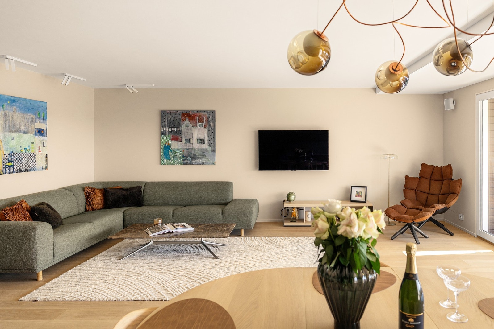 Det er varmefolie under parkett i alle rom. Galleribilde