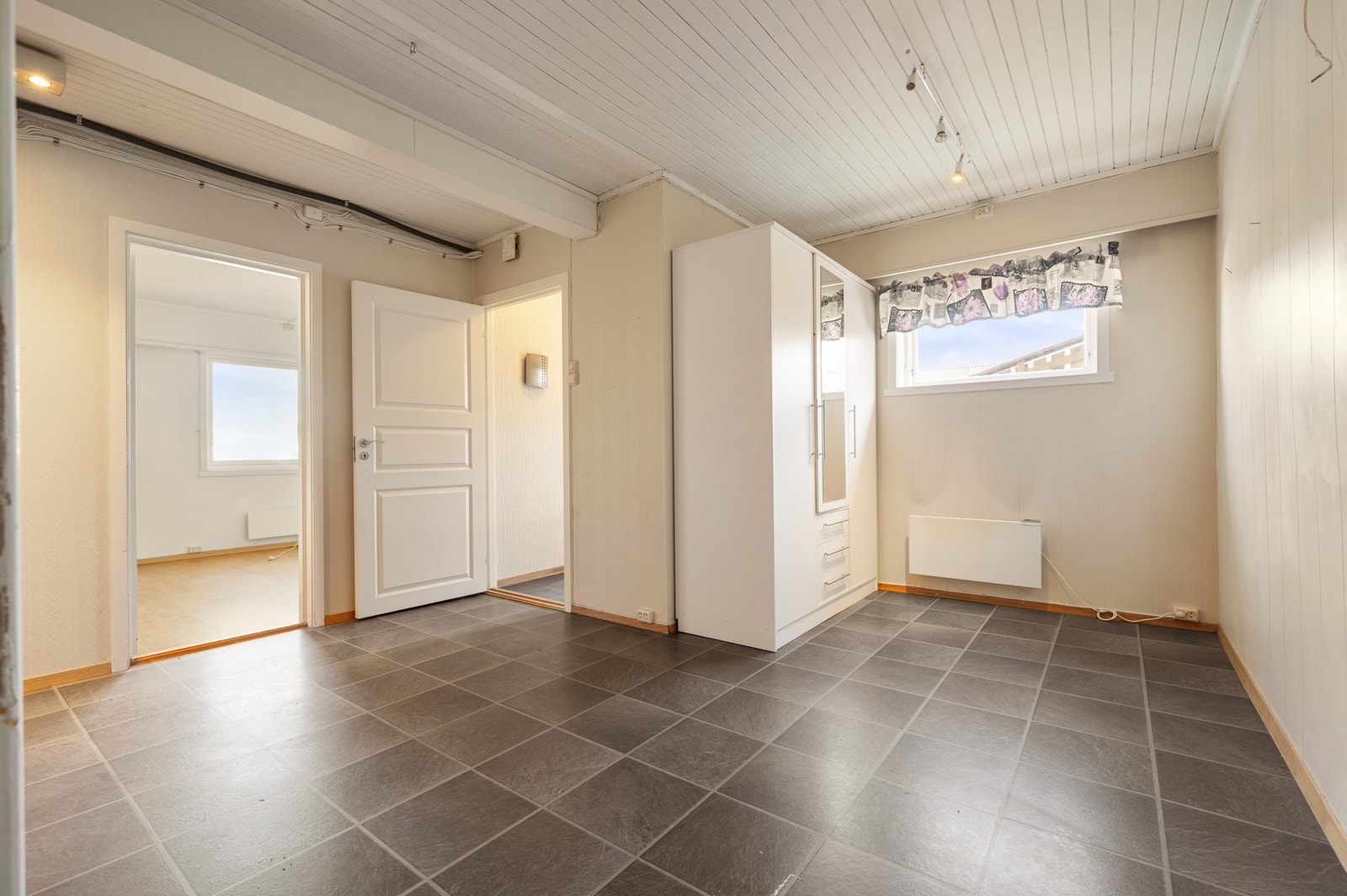 I underetasjen er det to soverom og toalettrom Galleribilde
