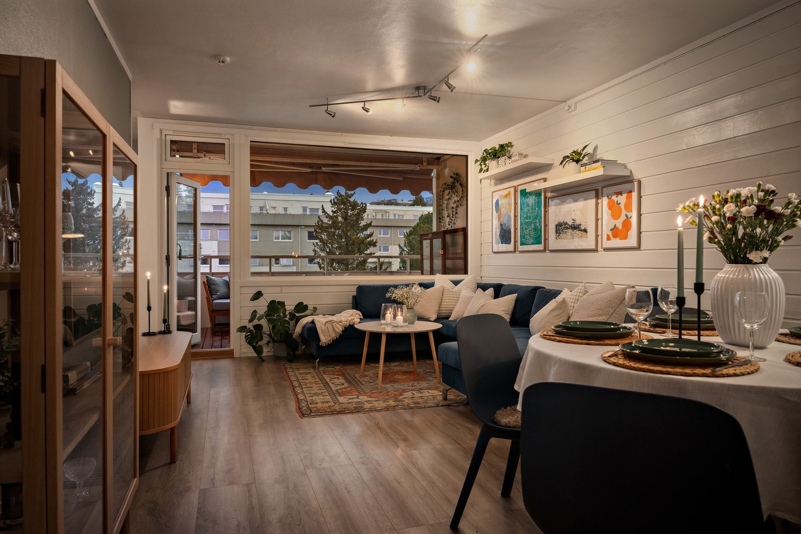 En stilfull og innholdsrik 3-romsleilighet med attraktiv og sentral beliggenhet på Havstad, Byåsen. Galleribilde