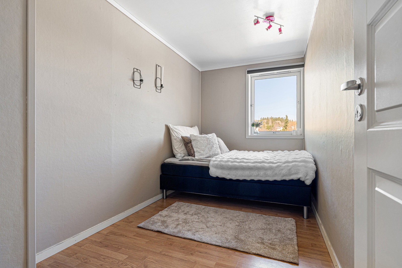 Soverom 2 er på 7,6m². Galleribilde