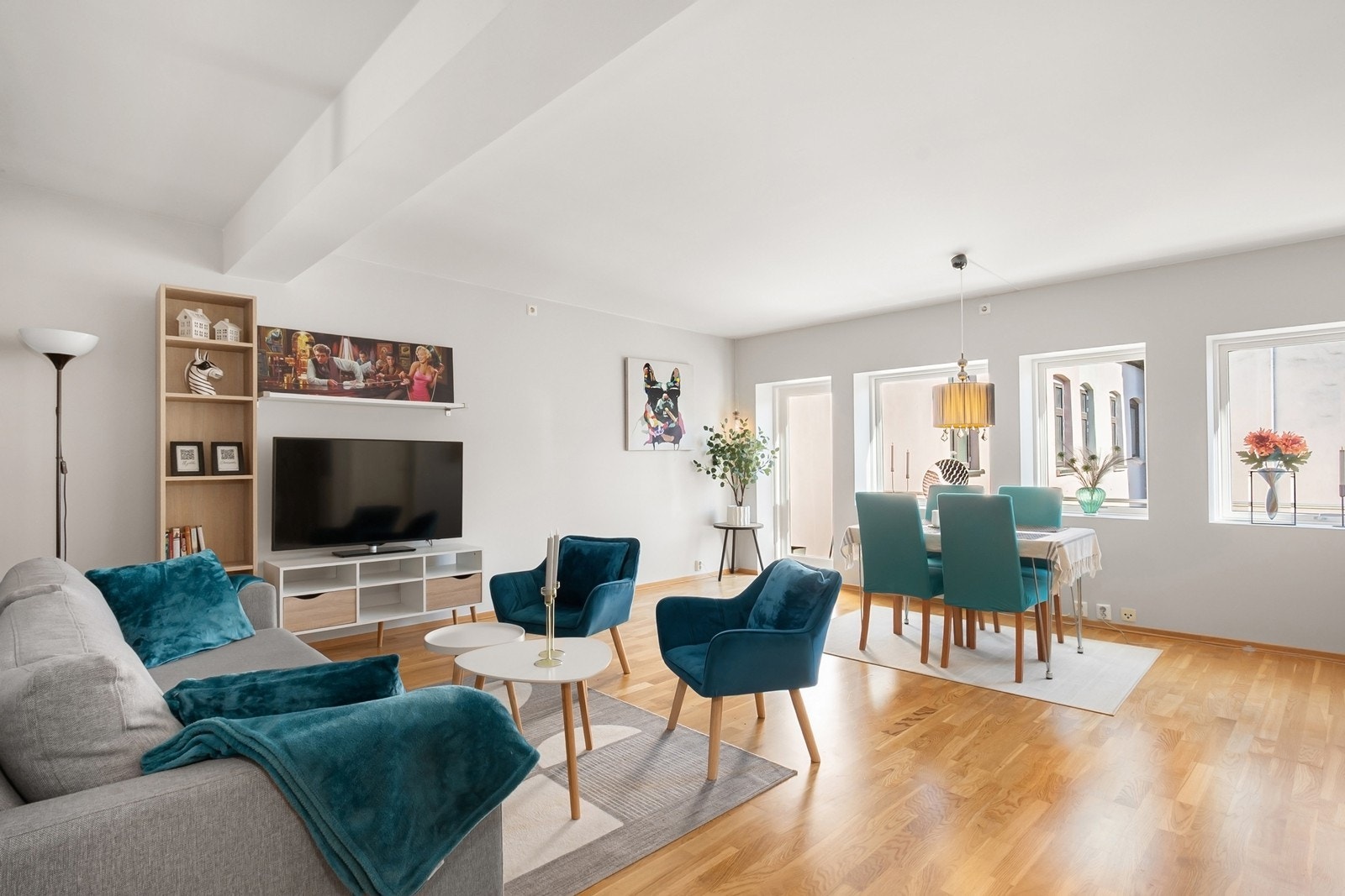En lys og moderne selveier med balansert ventilasjon i øverste etasje. Galleribilde