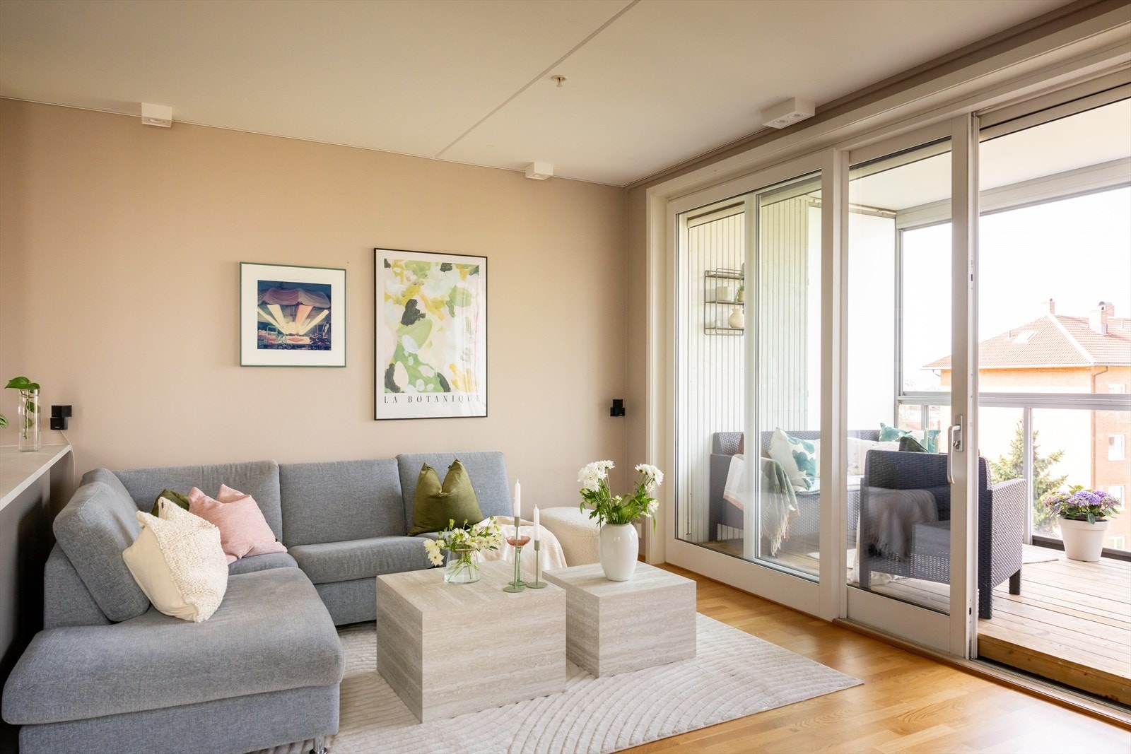Fra stuen er det utgang til to balkonger Galleribilde