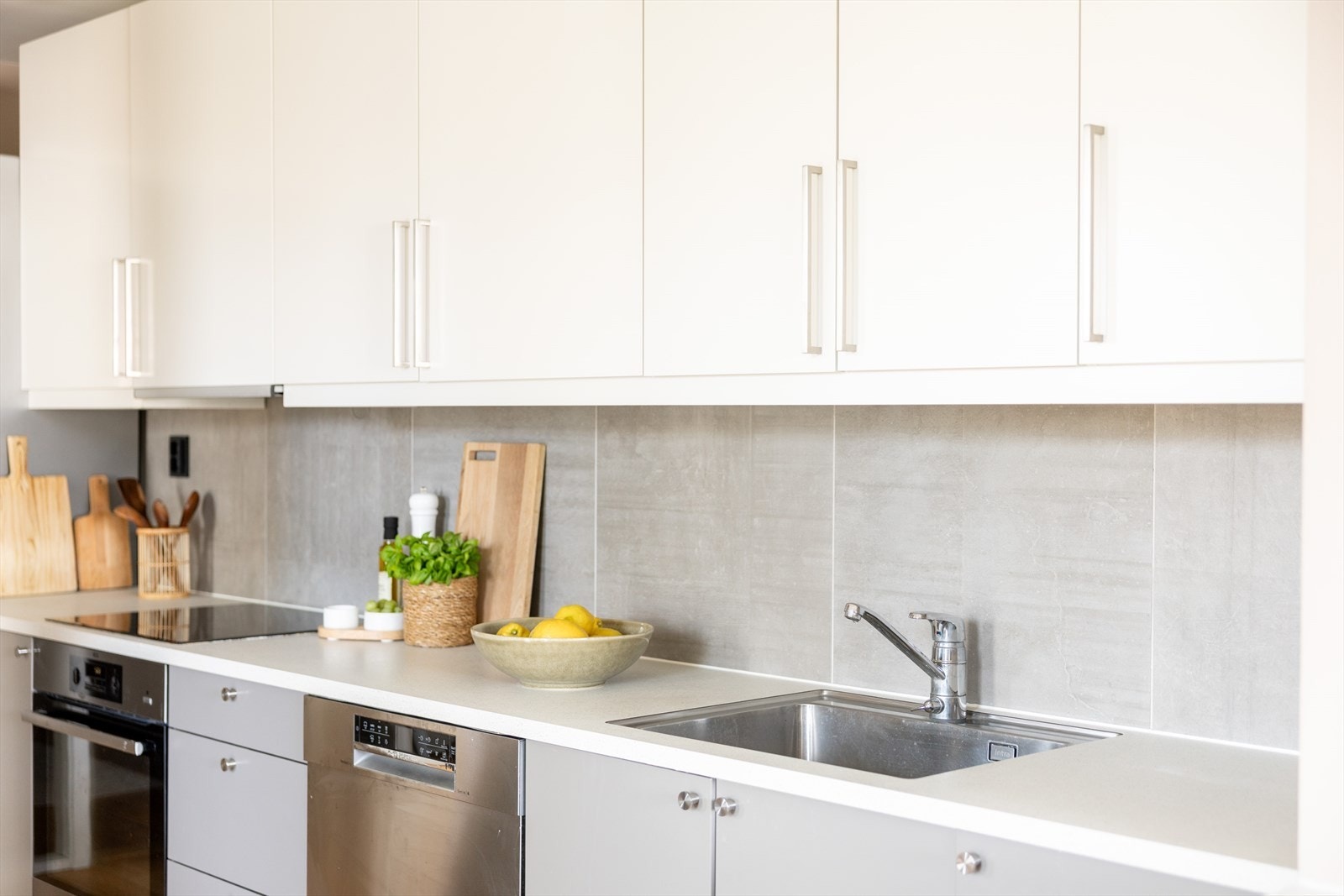 Backsplash gjør innredningen enkel å holde ren Galleribilde