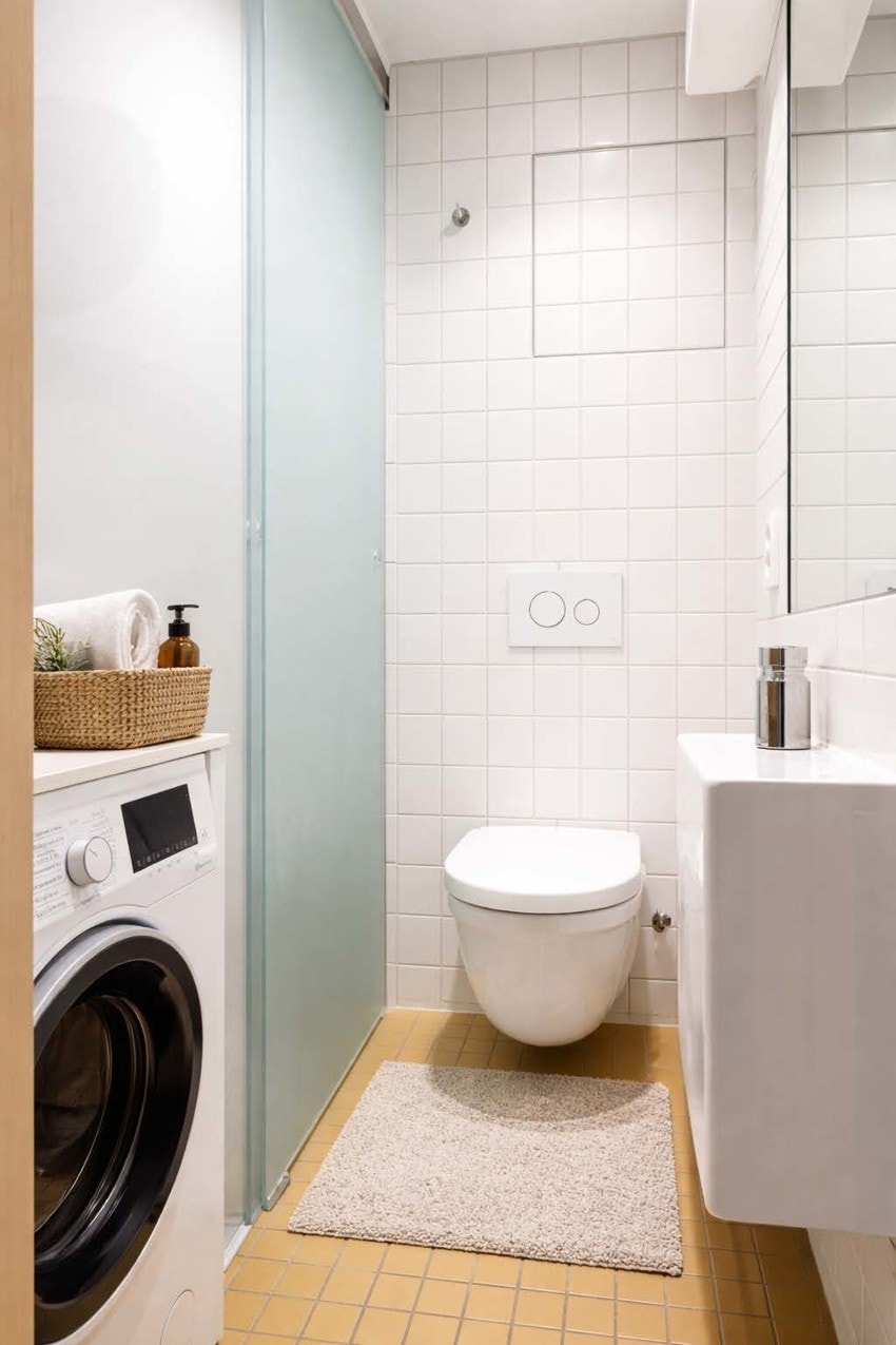 Badet er lyst og velutnyttet, med en planløsning som balanserer funksjon og estetisk enkelhet. Galleribilde