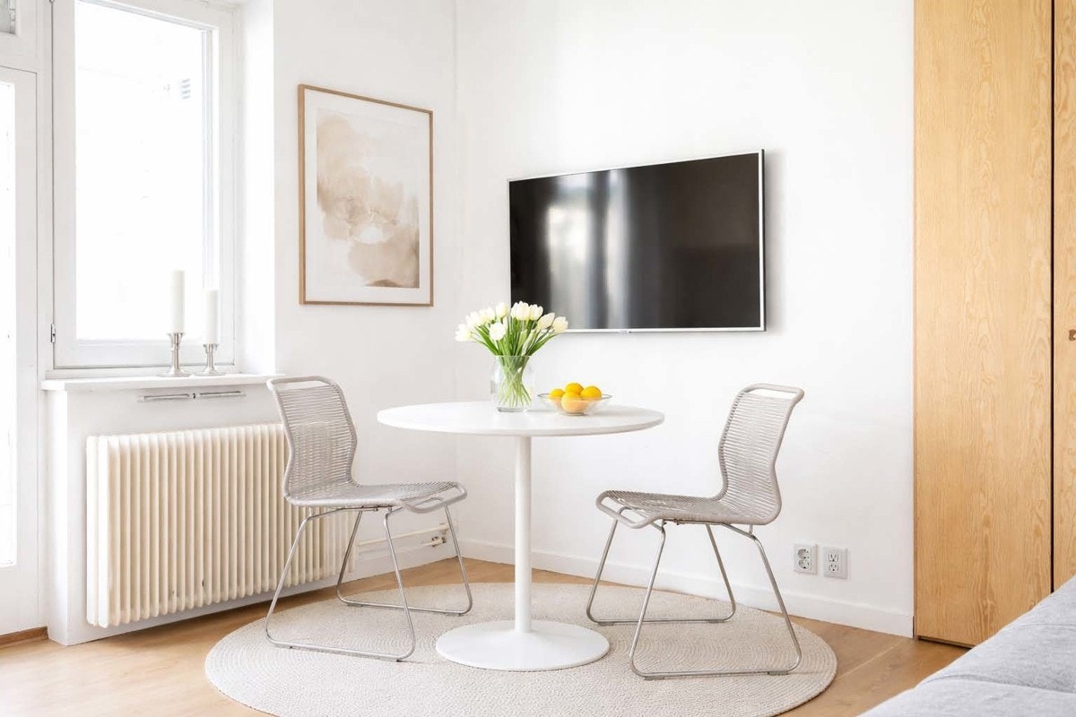 Plass til spisebord og tv. Galleribilde