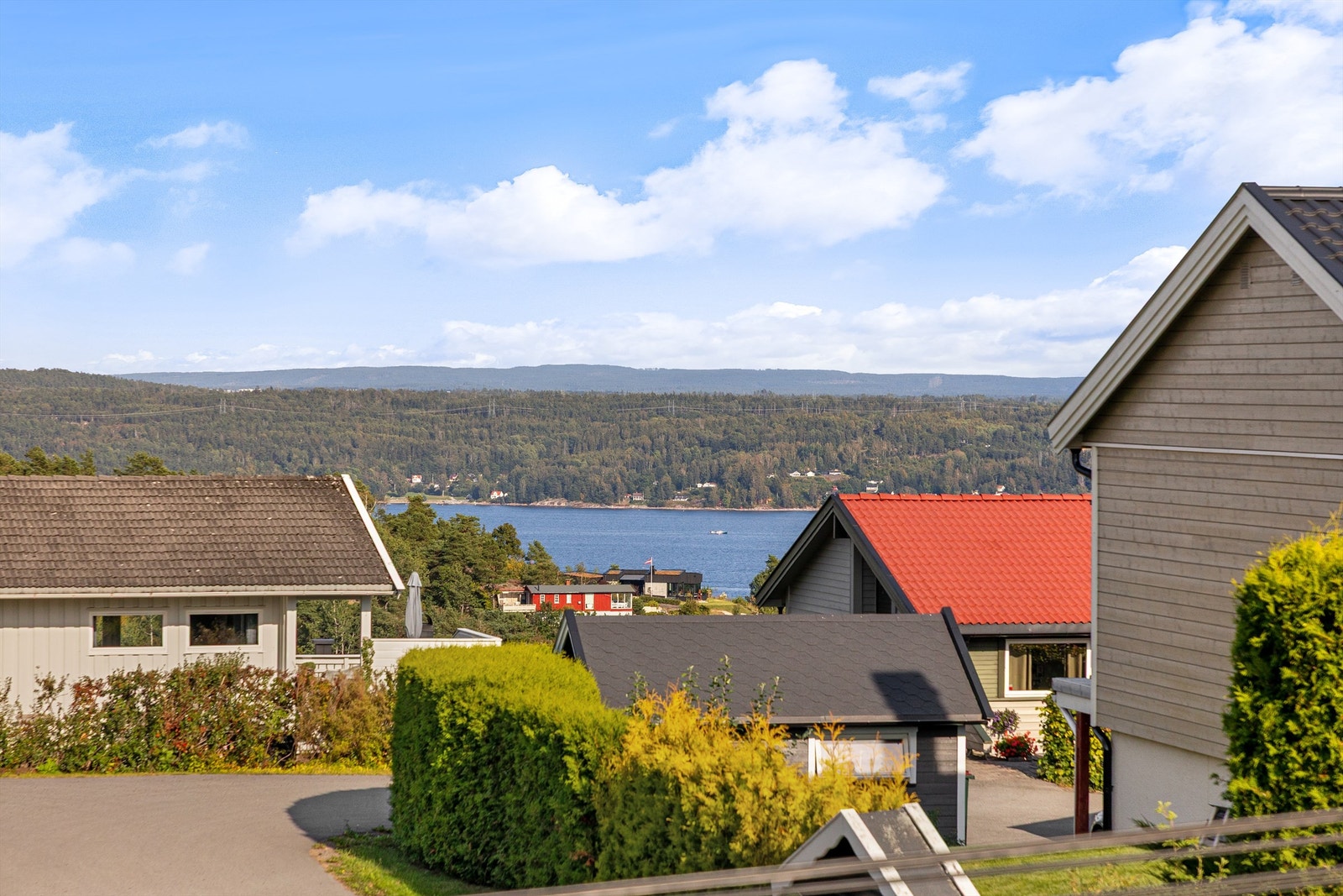 Flott utsikt fra terrasse Galleribilde