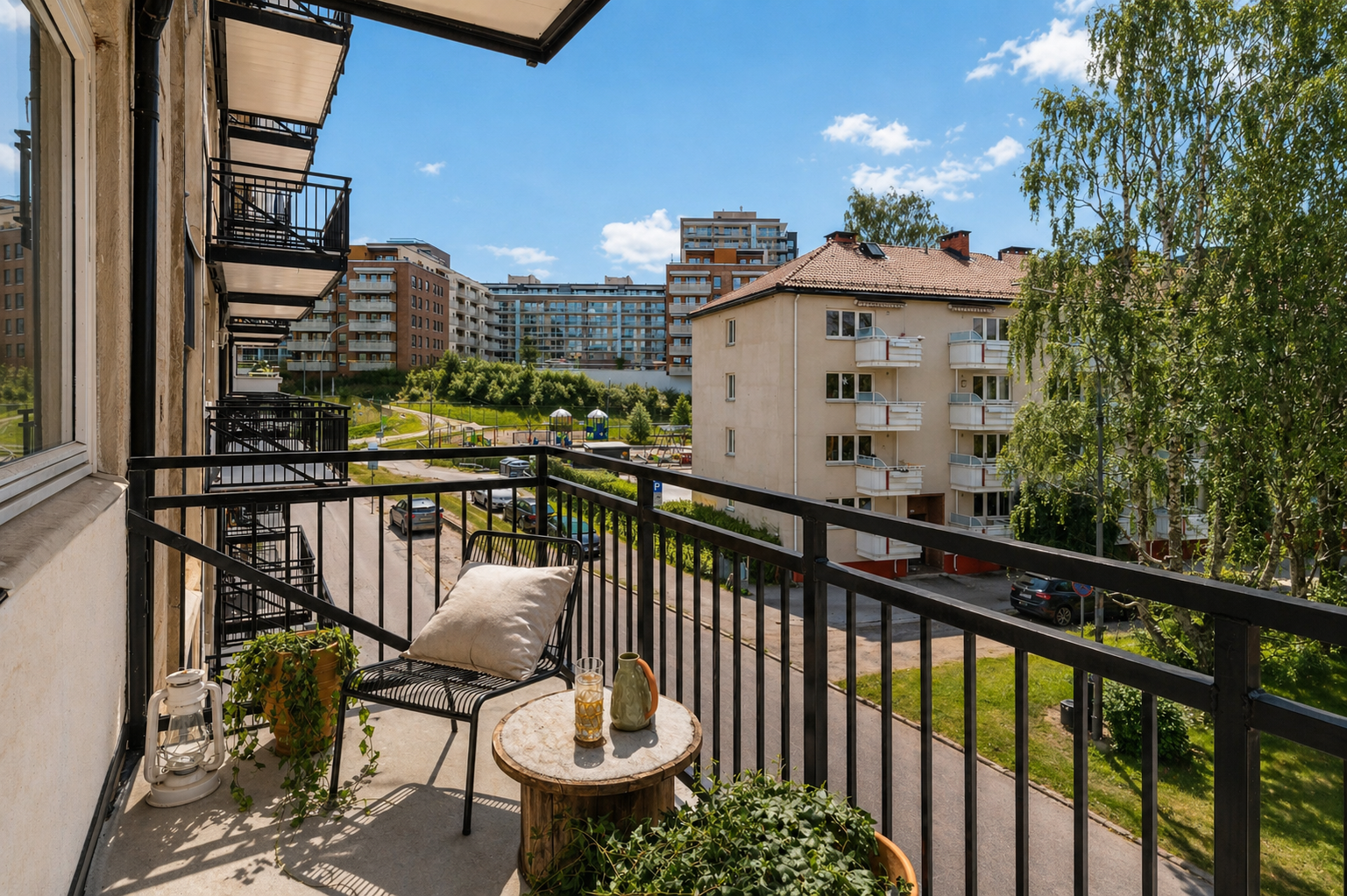 Velkommen til Borger Withs gate 22 - Presenteres av Silje Heggø og Joachim Lindhjem v/Nordvik. Foto: Joakim Karlsen. (Bildet er AI redigert til sommerstid så avvik kan forekomme). Galleribilde