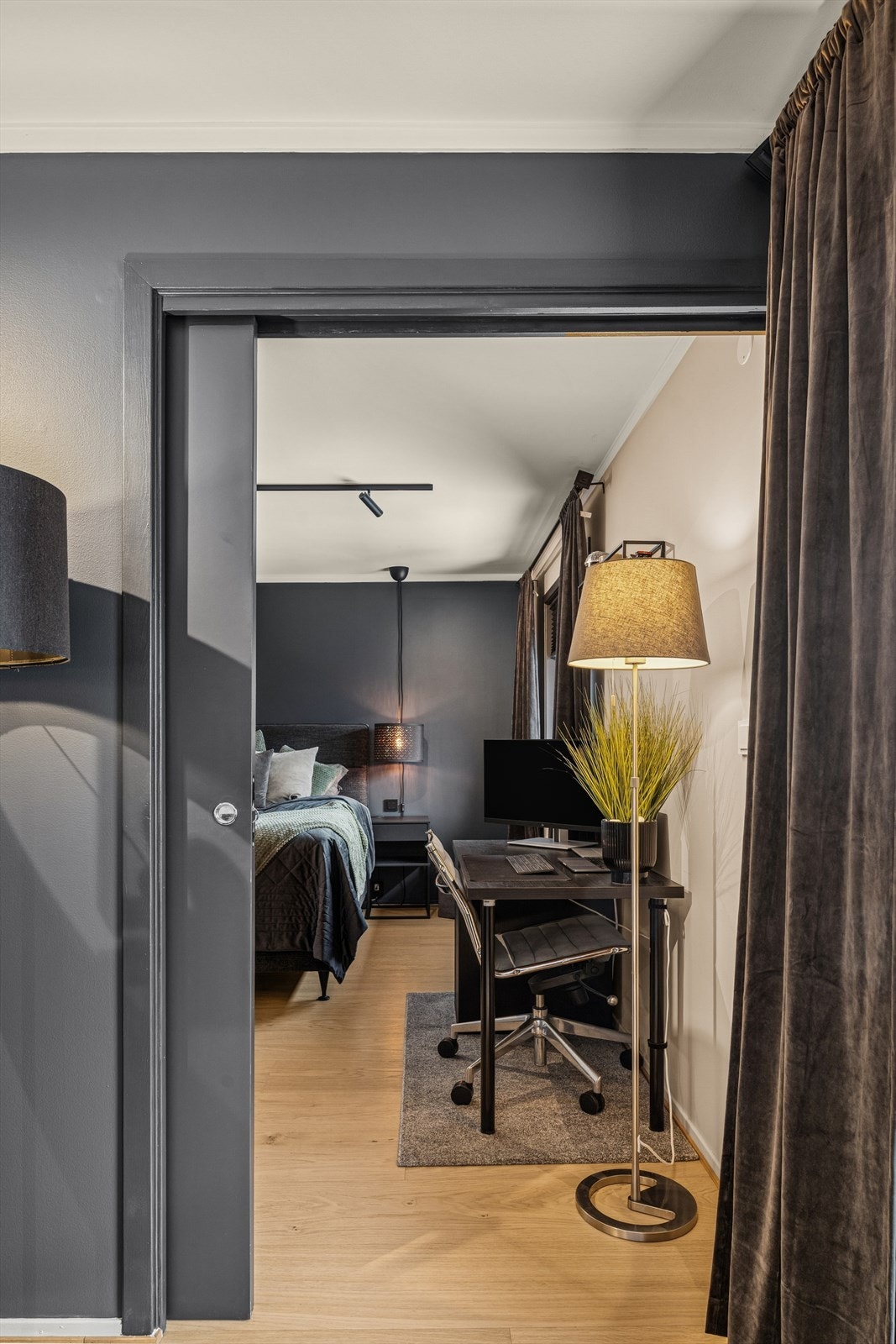 Soverommet har adkomst via stuen og badet. Galleribilde