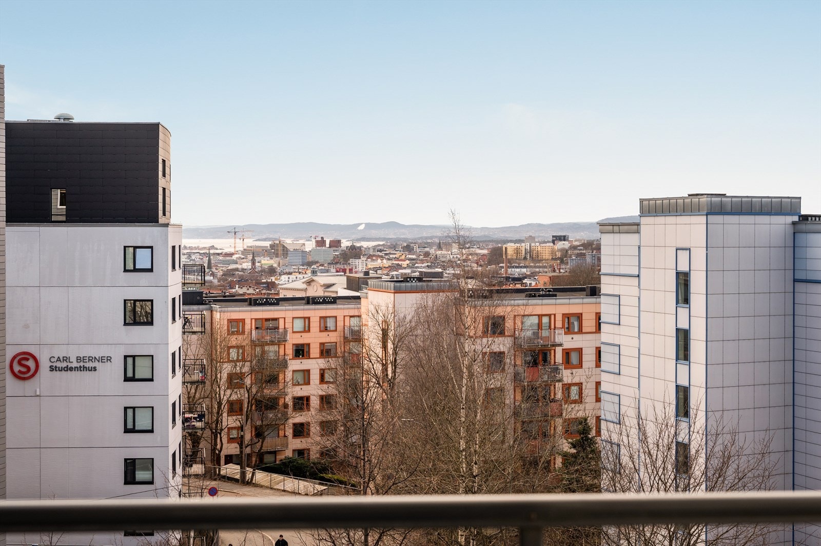 Utsikt nedover sentrum og mot Oslofjorden. Galleribilde
