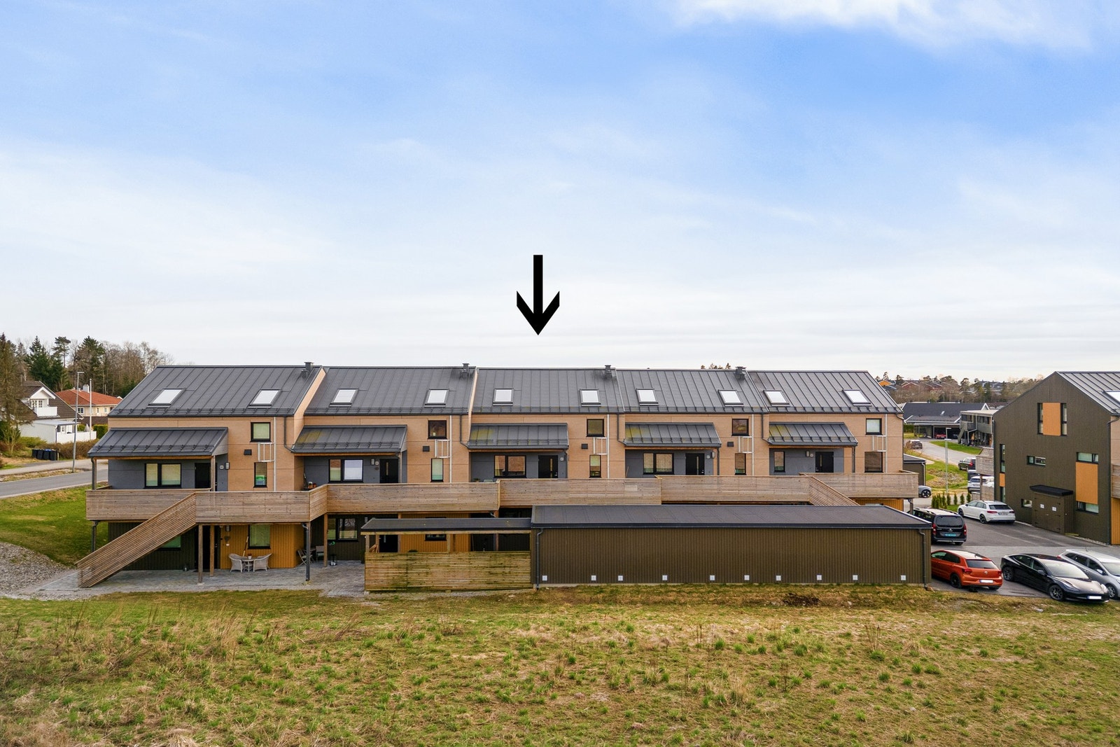 Selveierleiligheten ligger som nummer 3 fra venstre, og ligger i 2. og 3. etasje. Galleribilde