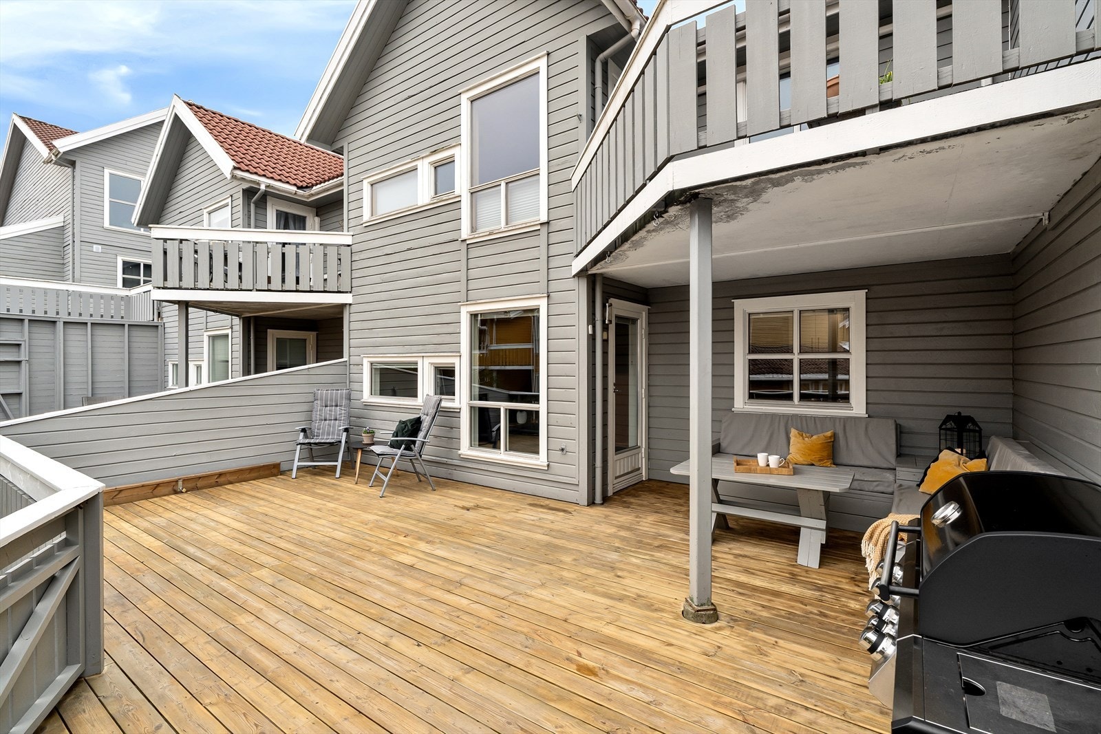 Terrasse ligger sørvest og har gode solforhold. Galleribilde