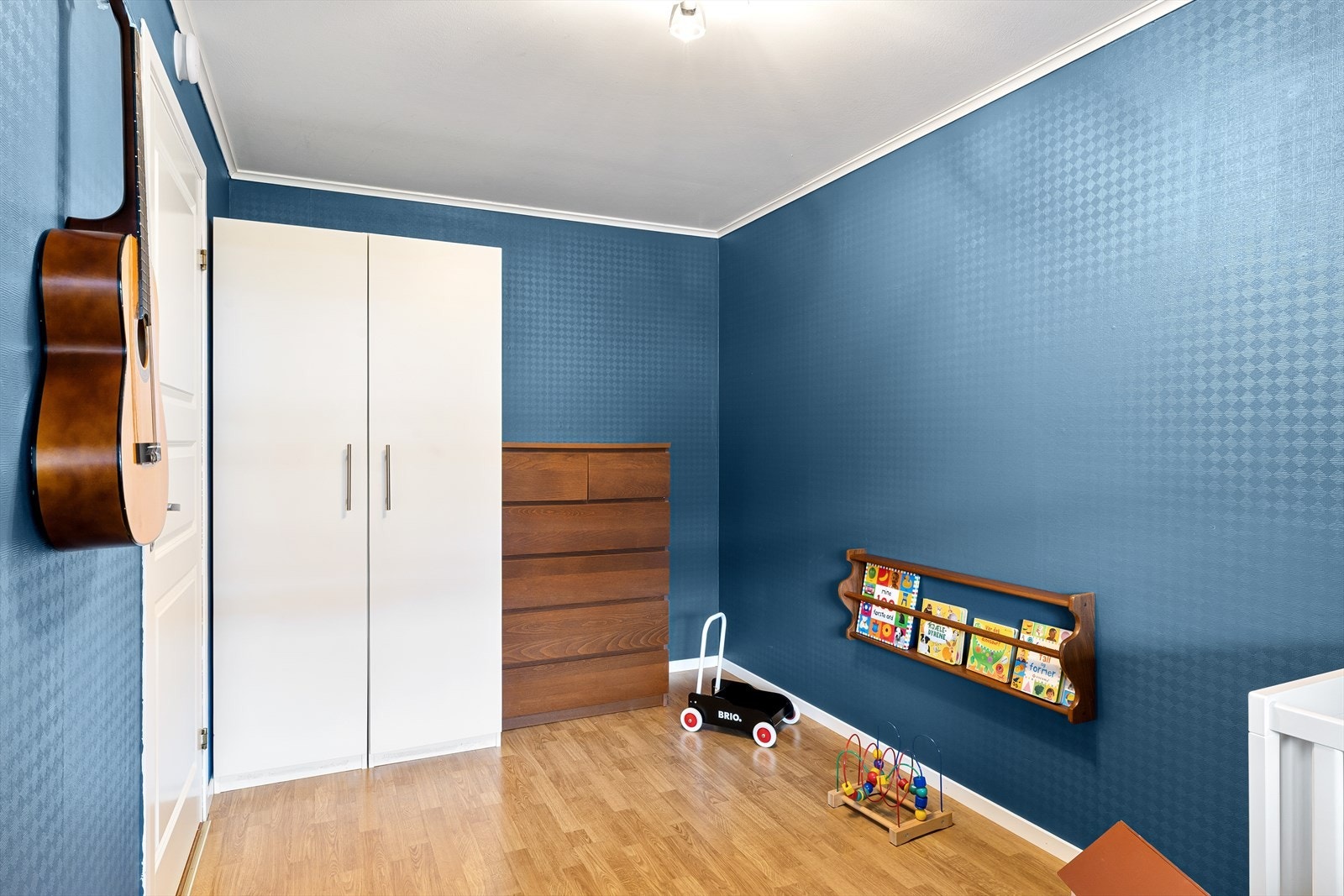 God plass for garderobe. Galleribilde