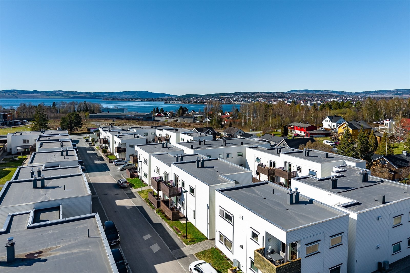 Leiligheten ligger i et rolig boligområde i Sandvika i Ottestad. Galleribilde
