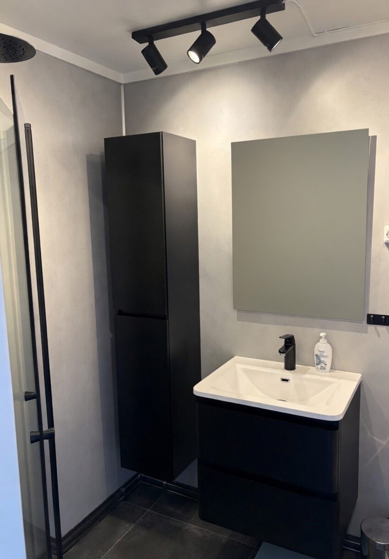 Nytt høyskap på badet i 2026. Galleribilde