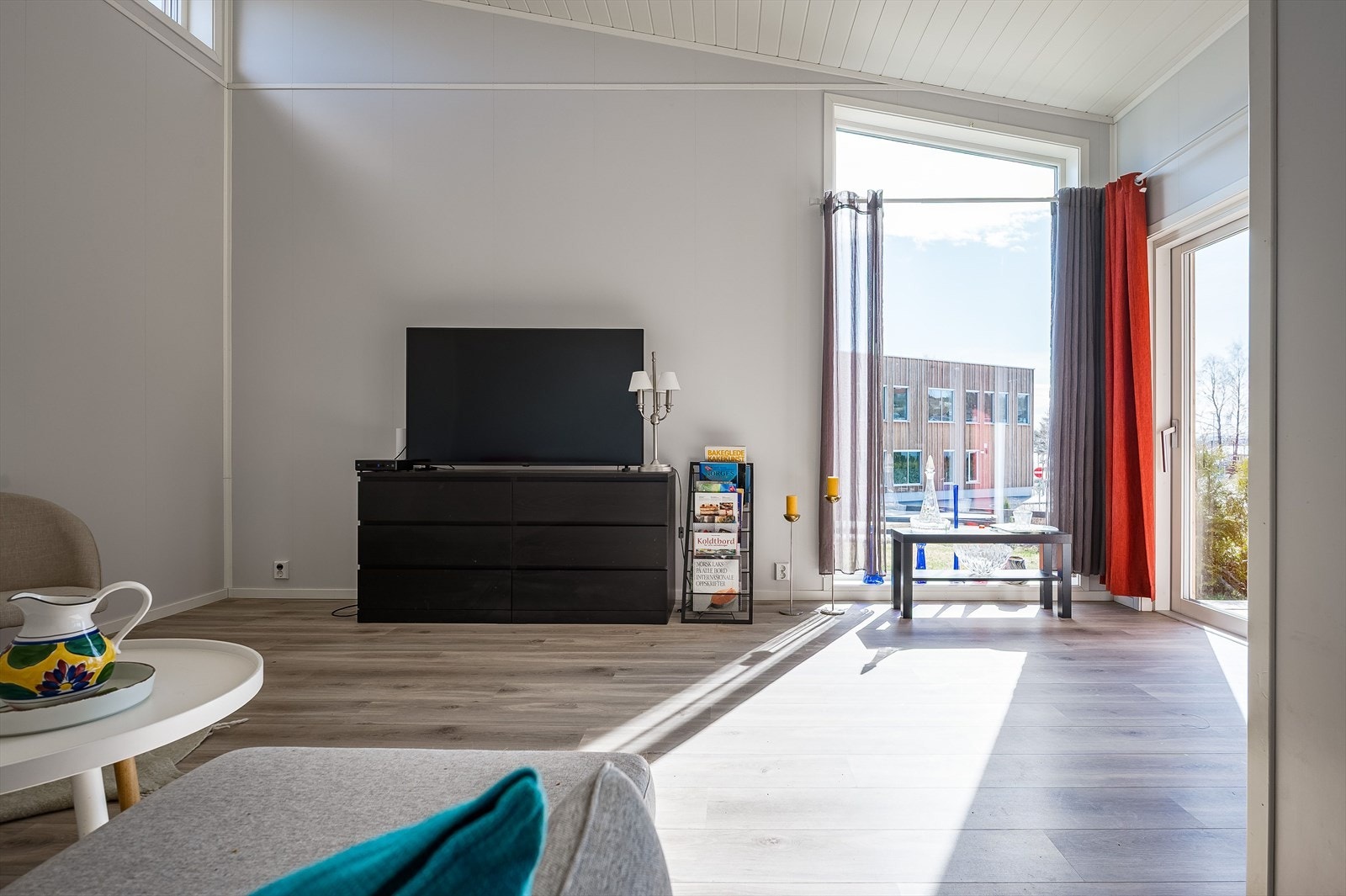 Boligen er utstyrt med balansert ventilasjon som sikrer et sunt og godt inneklima året rundt. Galleribilde