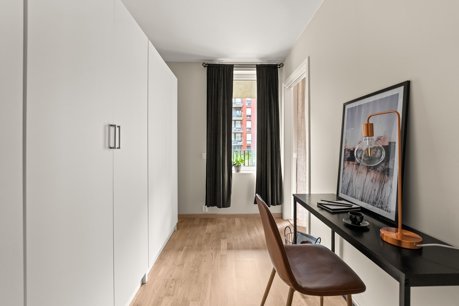 Praktisk soverom med mange bruksområder - perfekt for både små og store behov. Galleribilde