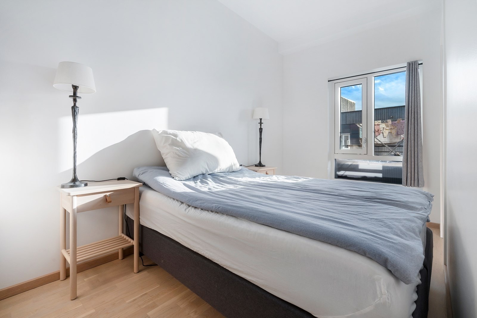 Leiligheten har to innbydende soverom. Galleribilde
