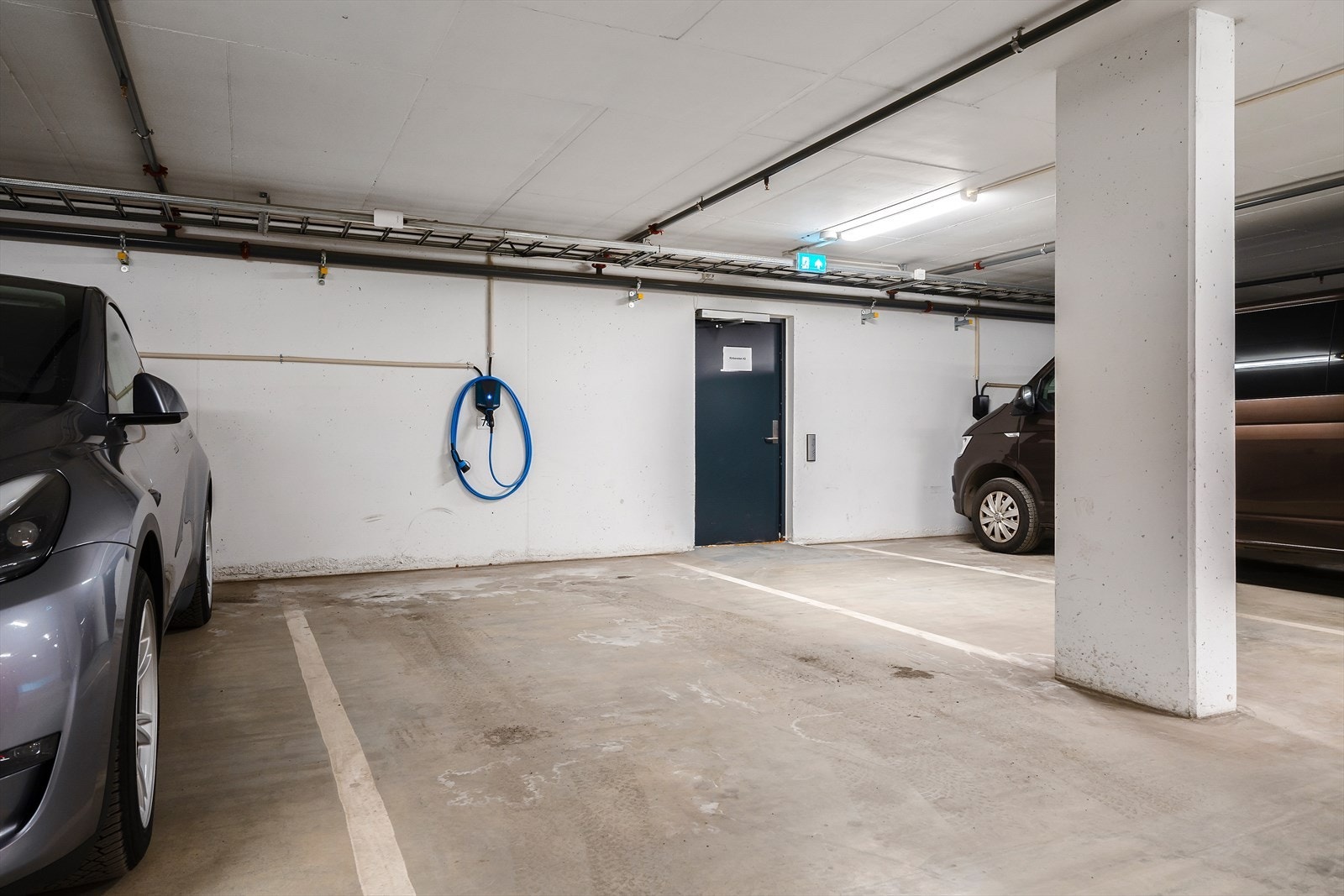 Denne boligen har 1 fast parkeringsplass i felles garasjekjeller. Galleribilde