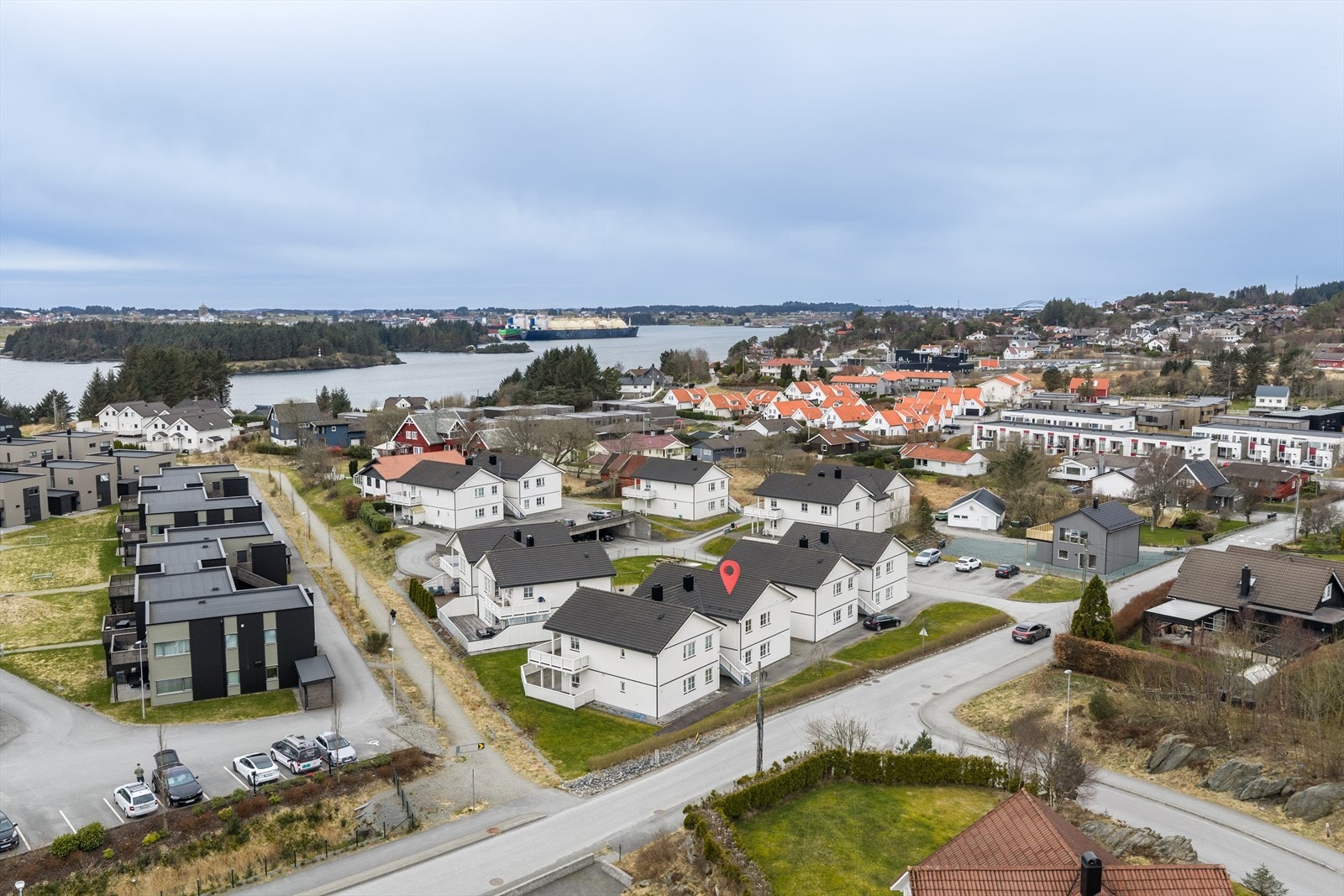 I området bor det en god blanding av unge, eldre og småbarnsfamilier. Her kan alle trives! Galleribilde