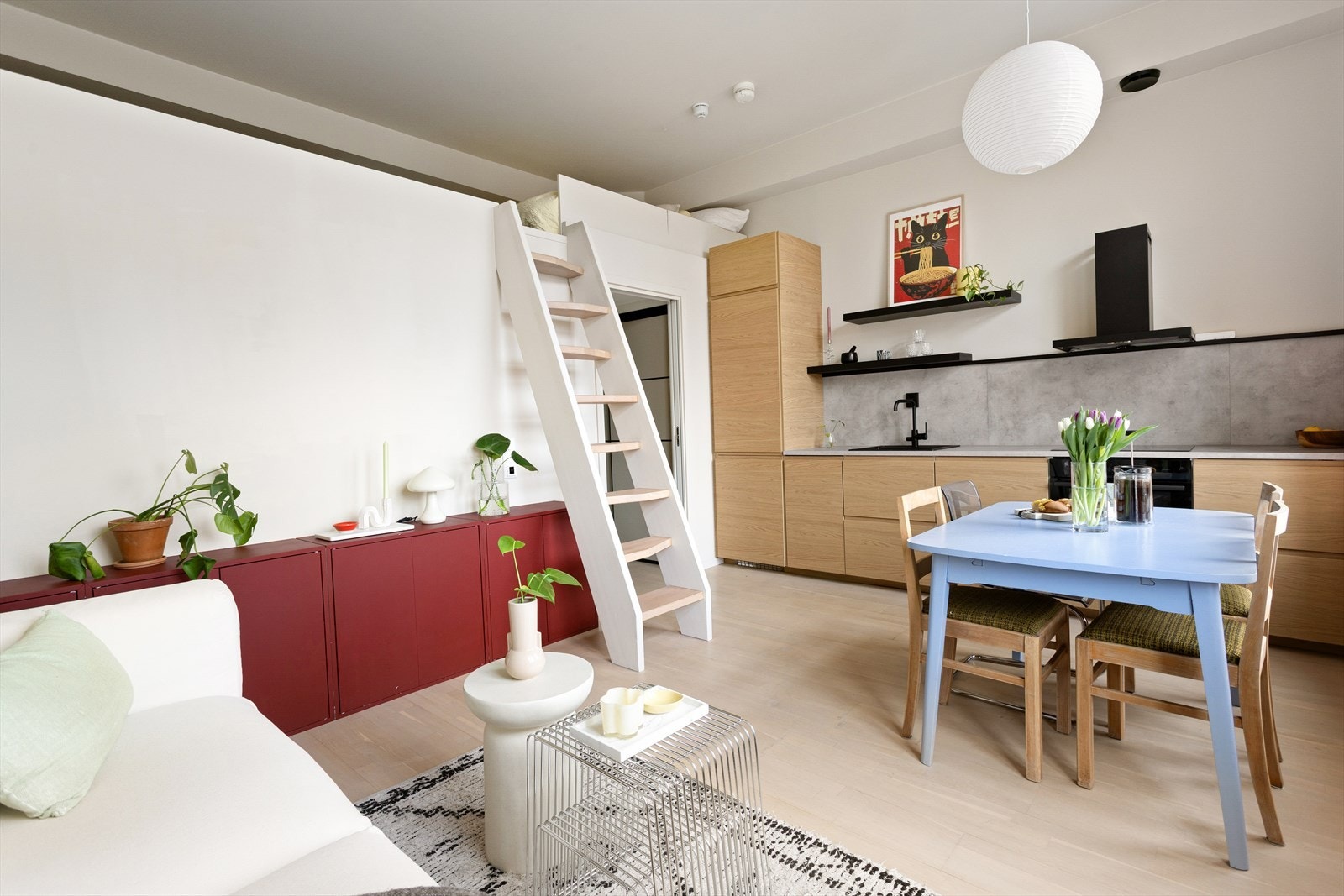 Sosial og åpen planløsning. Galleribilde