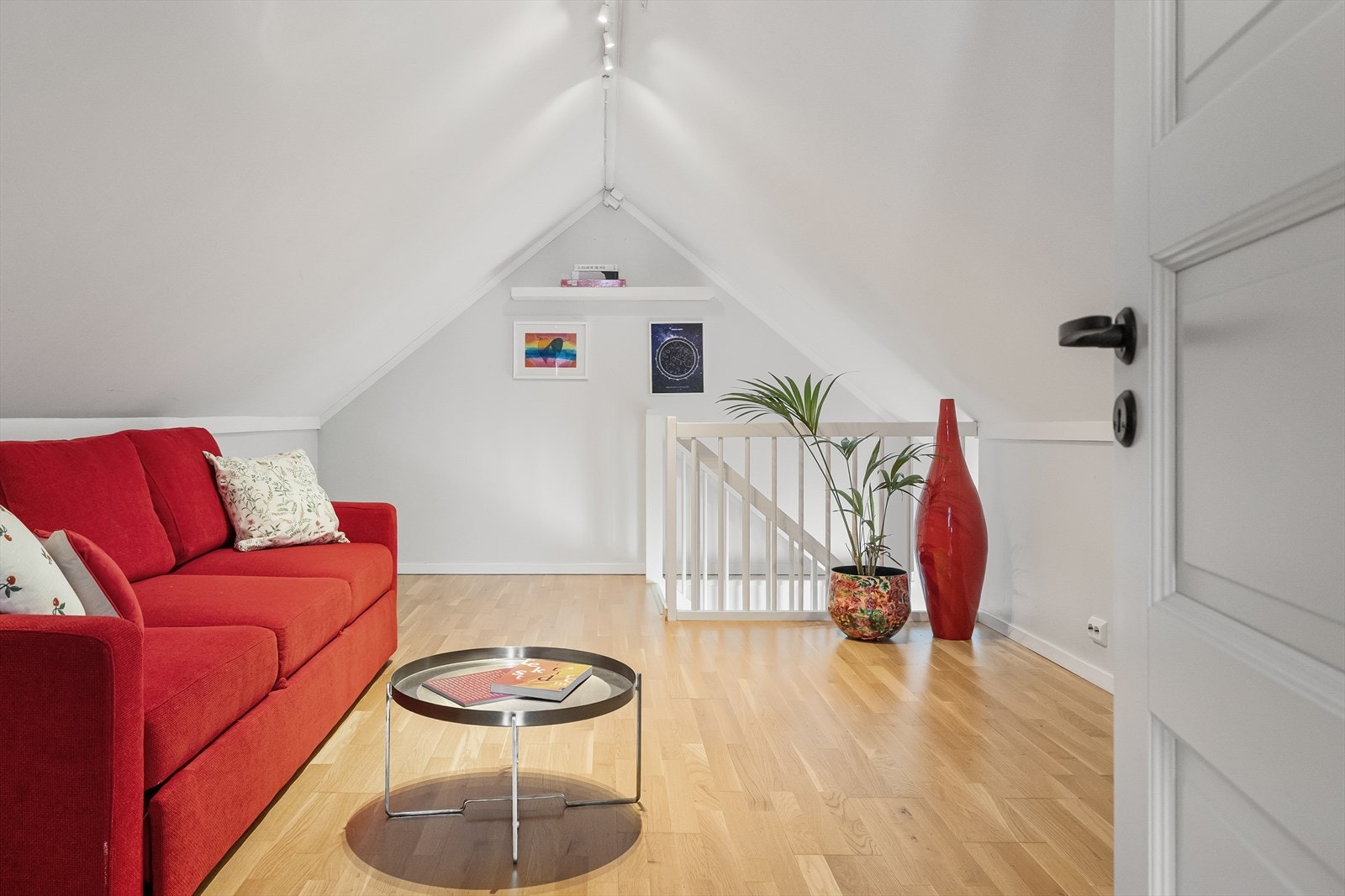 Denne leiligheten ligger i 3. etasje og inkluderer en innredet loftsetasje. Galleribilde